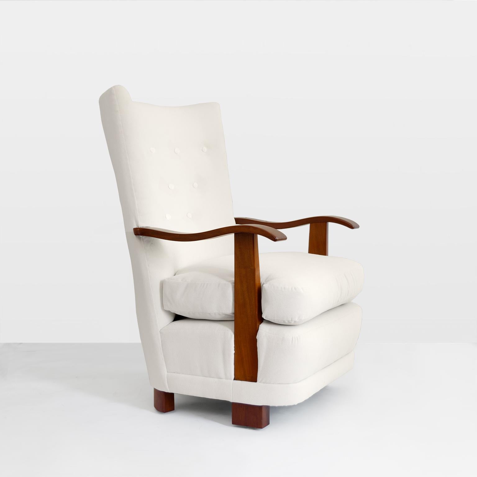Skandinavisch.Art-déco-Loungesessel mit Mahagoni-Rahmen im Zustand „Gut“ im Angebot in New York, NY