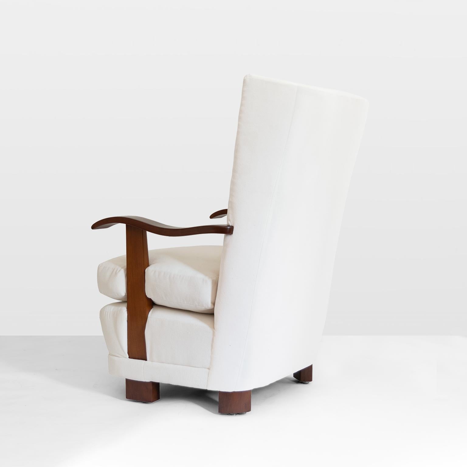 Skandinavisch.Art-déco-Loungesessel mit Mahagoni-Rahmen im Angebot 1