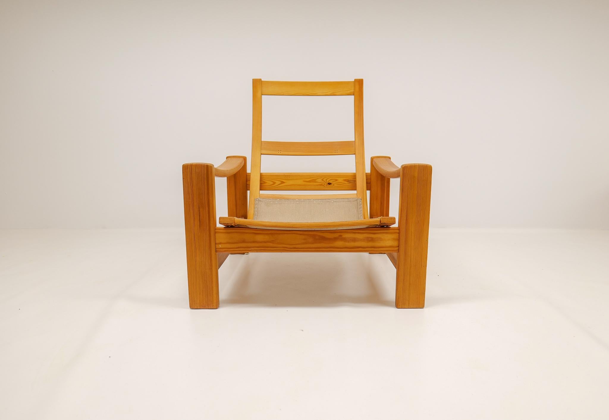 Scandinavien Modern Lounge Chair in Pine and Fabric Yngve Ekström Sweden 1970s 8