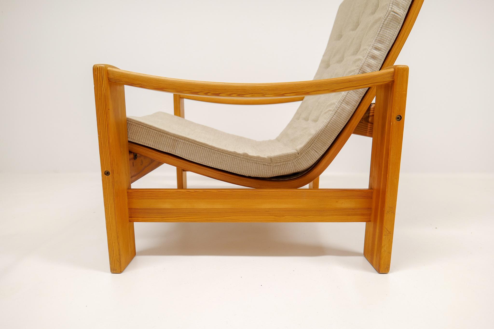 Scandinavien Modern Lounge Chair in Pine and Fabric Yngve Ekström Sweden 1970s 1