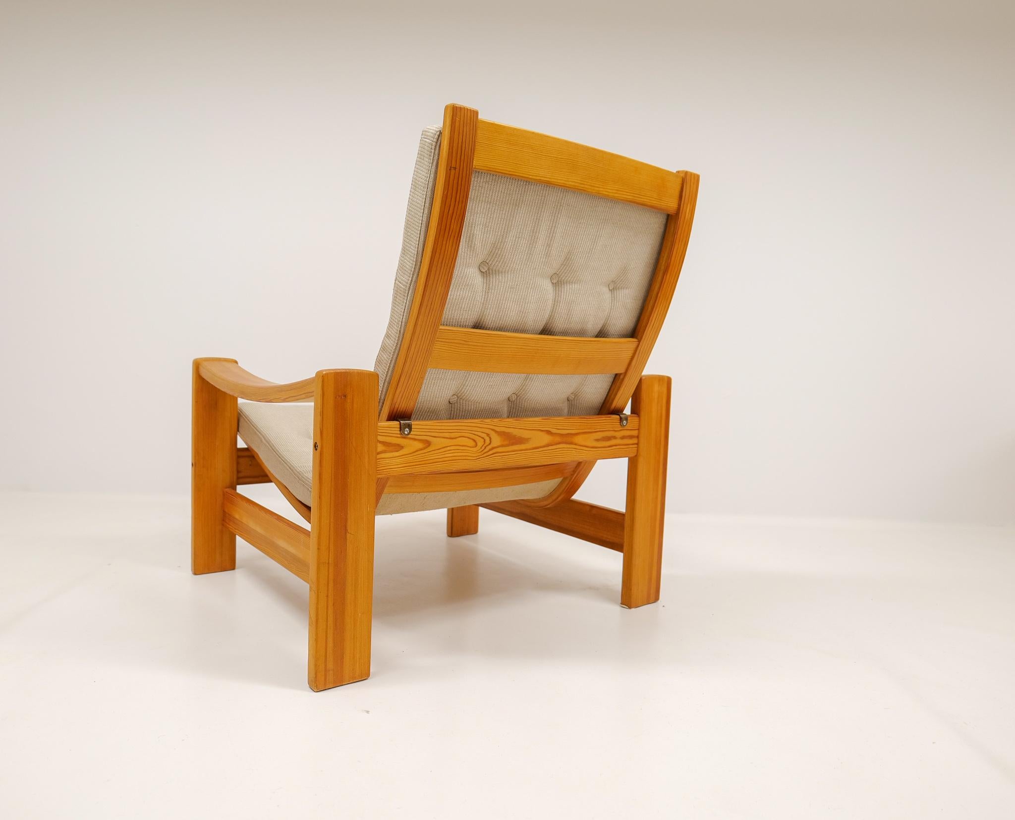 Scandinavien Modern Lounge Chair in Pine and Fabric Yngve Ekström Sweden 1970s 2