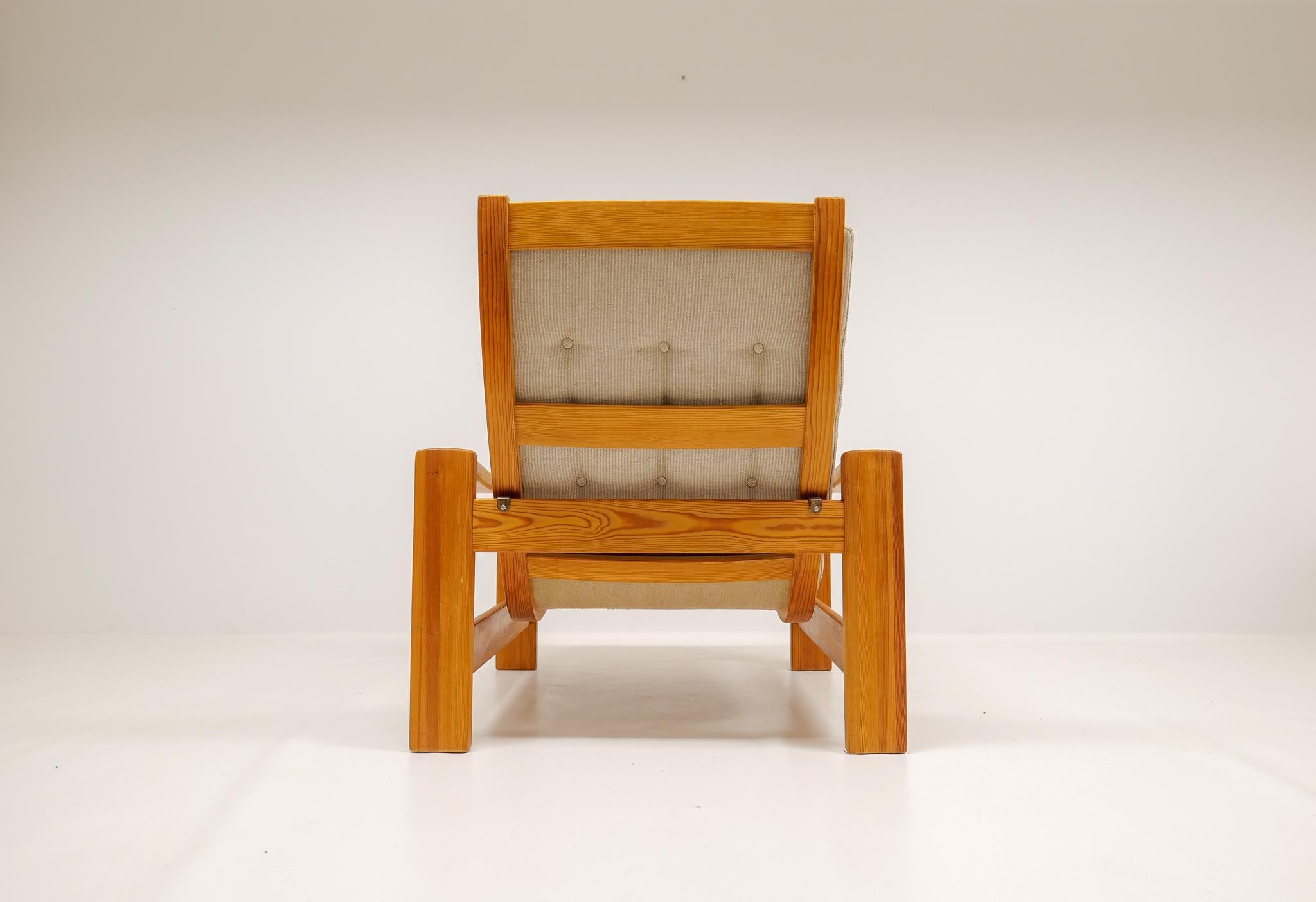Scandinavien Modern Lounge Chair in Pine and Fabric Yngve Ekström Sweden 1970s 3