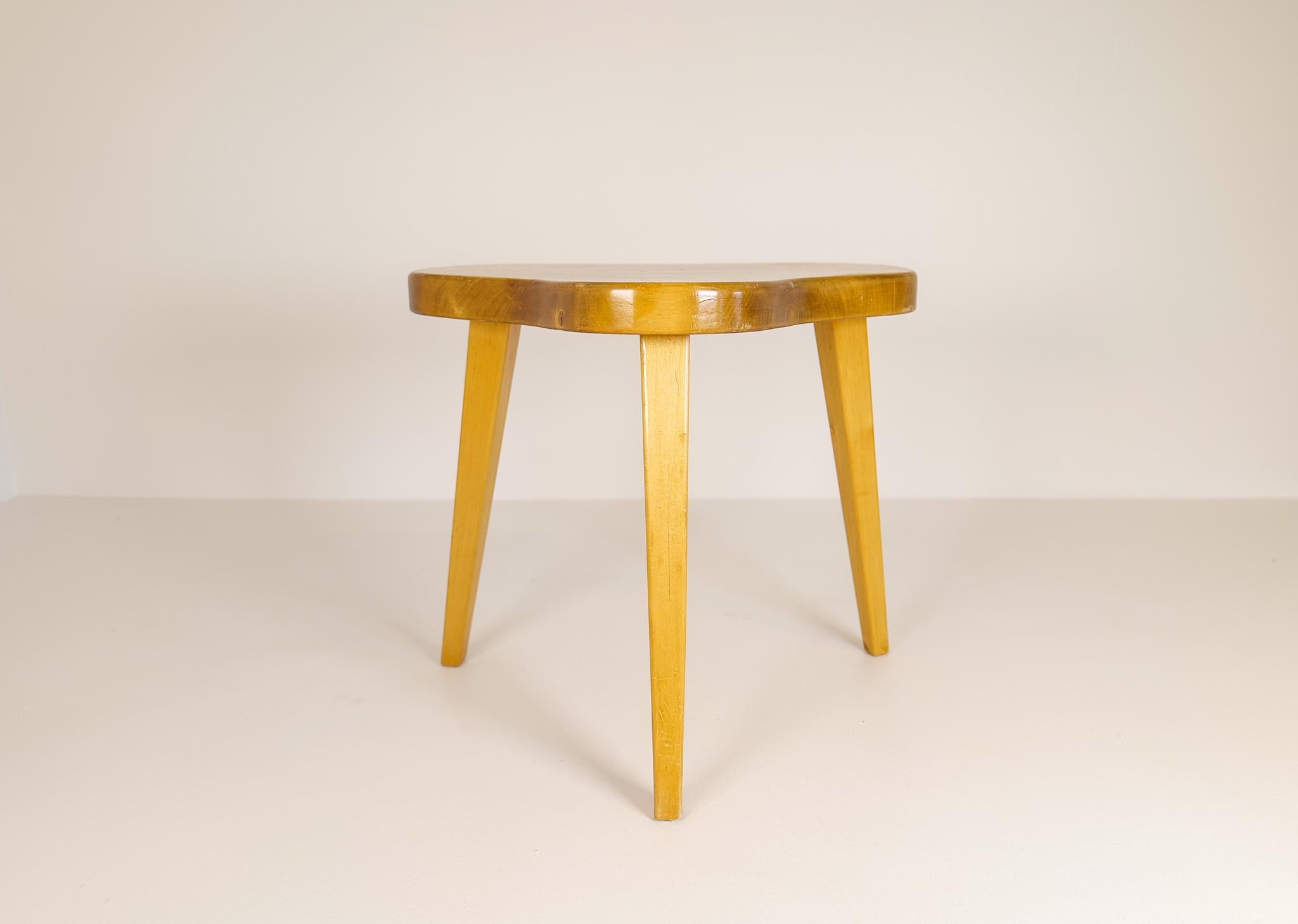 Scandinavien Modern Swedish Stool in Lacquered Birch, 1970s For Sale 1