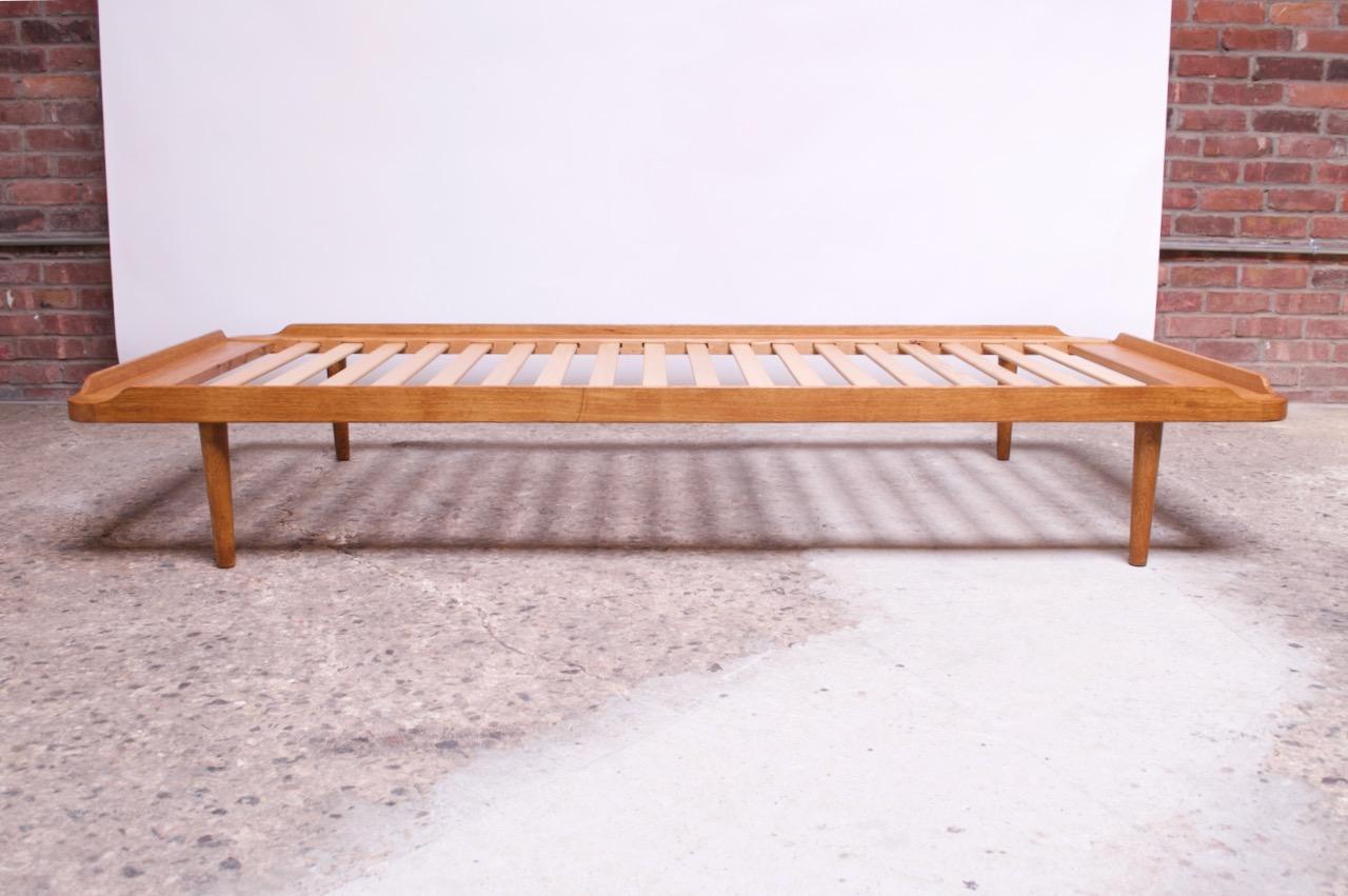 Mid-20th Century Scandinvanian Daybed in Oak After Finn Juhl