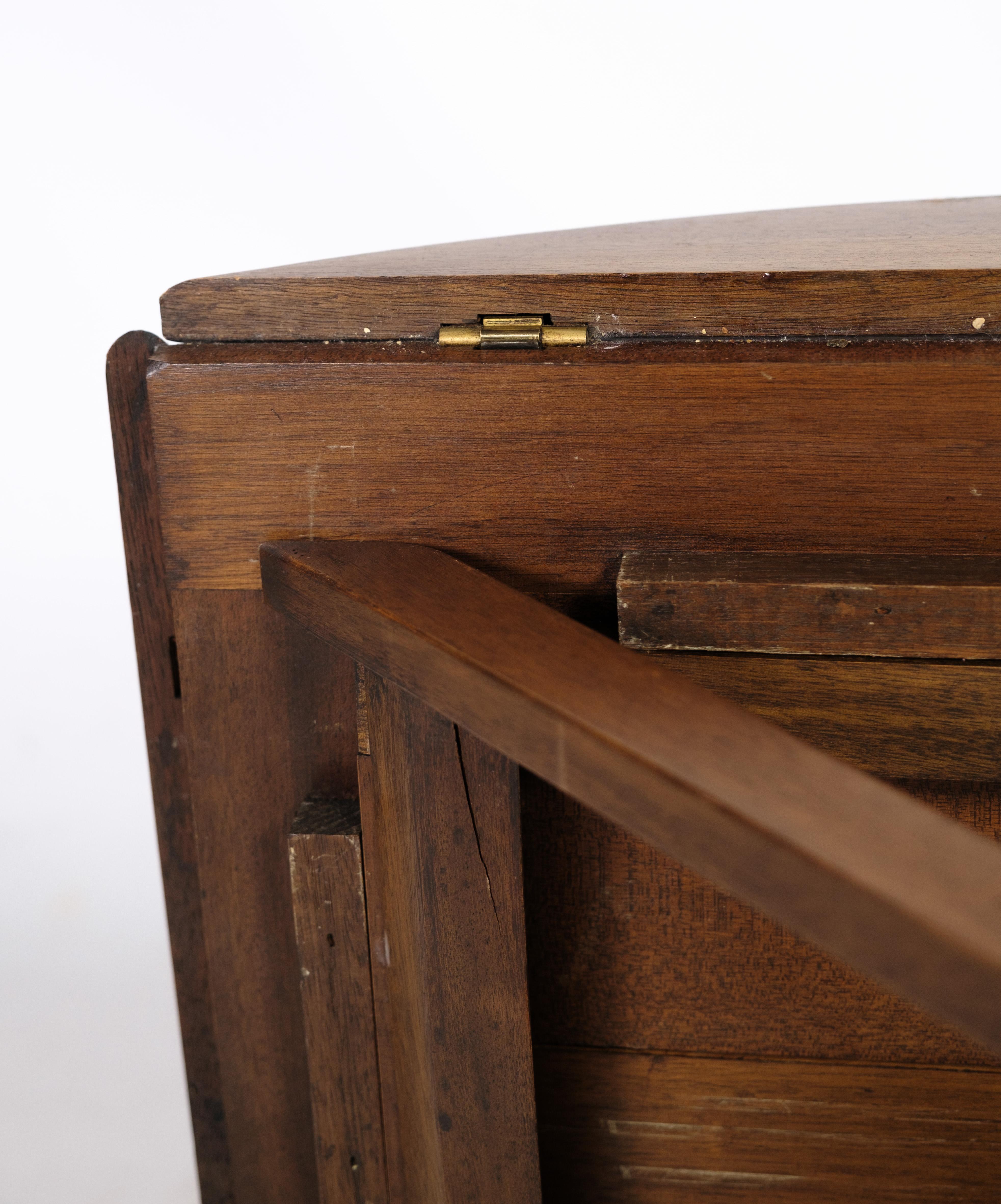 Side table / Side table in Mahogany with brass fittings from around the 1950s. In very good used condition.
Measurements in cm: H: 54 W: 87.5 D: 64.