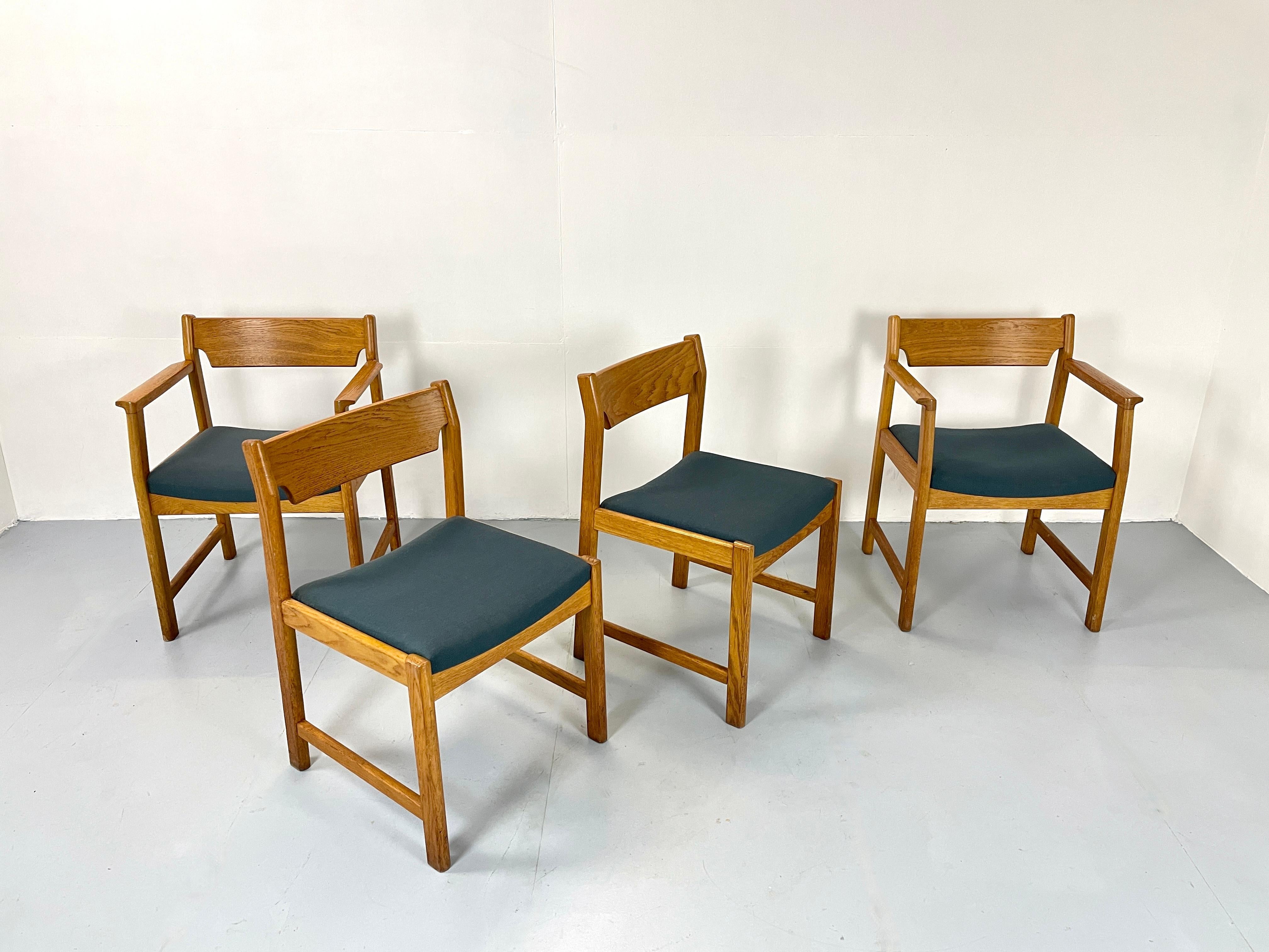 Scanidavian Dinning Chairs in Beautiful Oak 1
