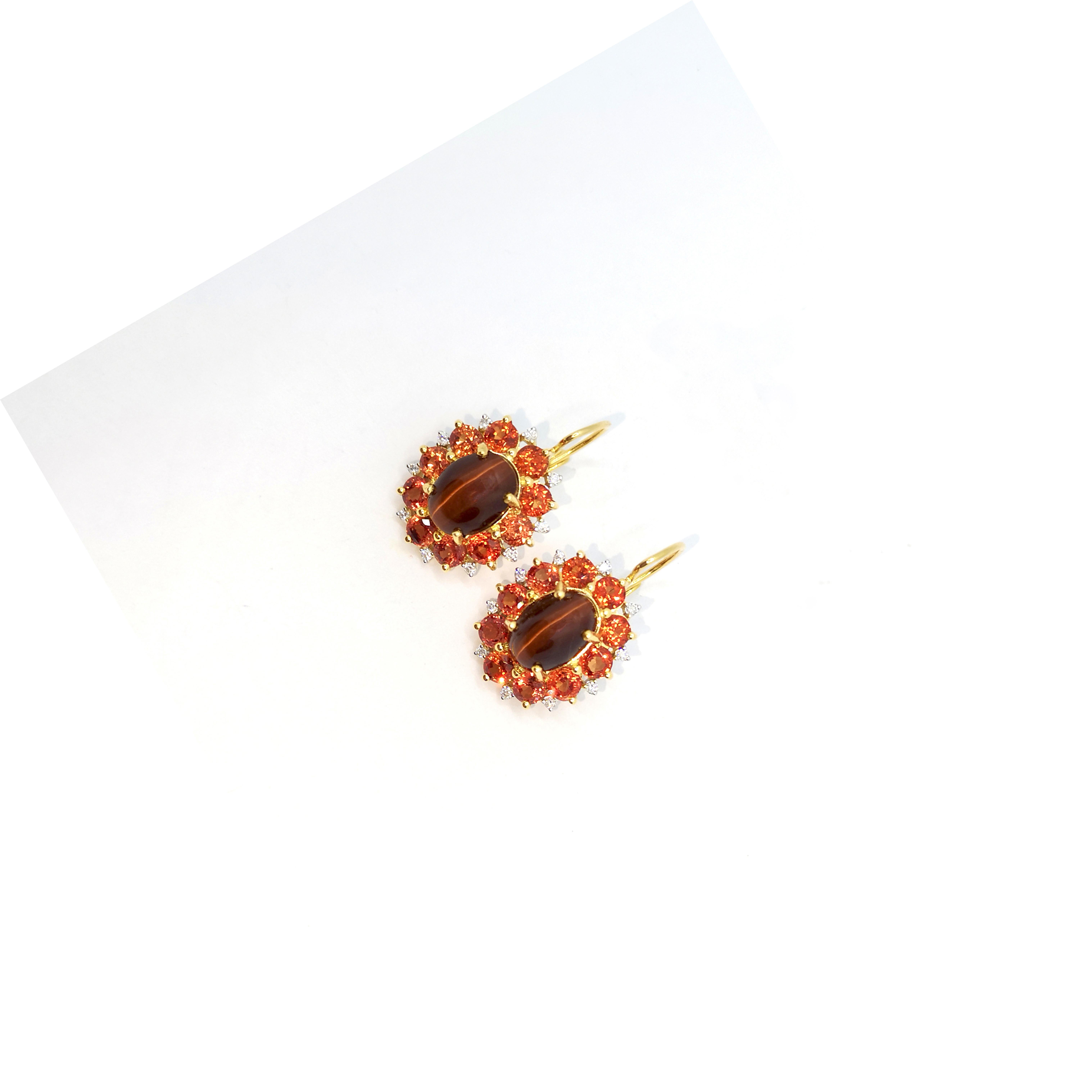 Orecchini con scapolite, zaffiro arancione e diamanti in oro 18K in vendita 1