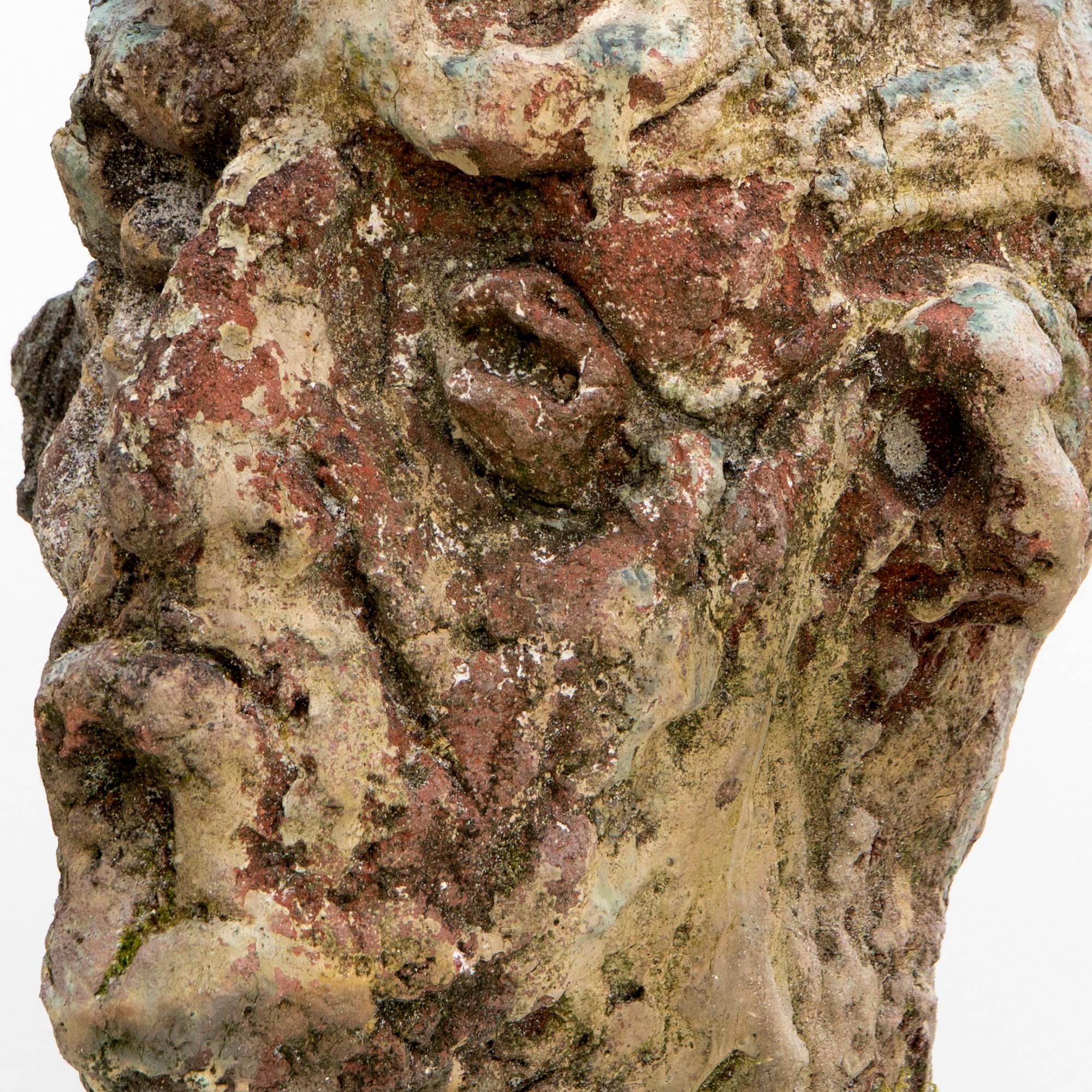 Tête en grès Ashen Raku - Sculpture en céramique, expressionniste en vente 9