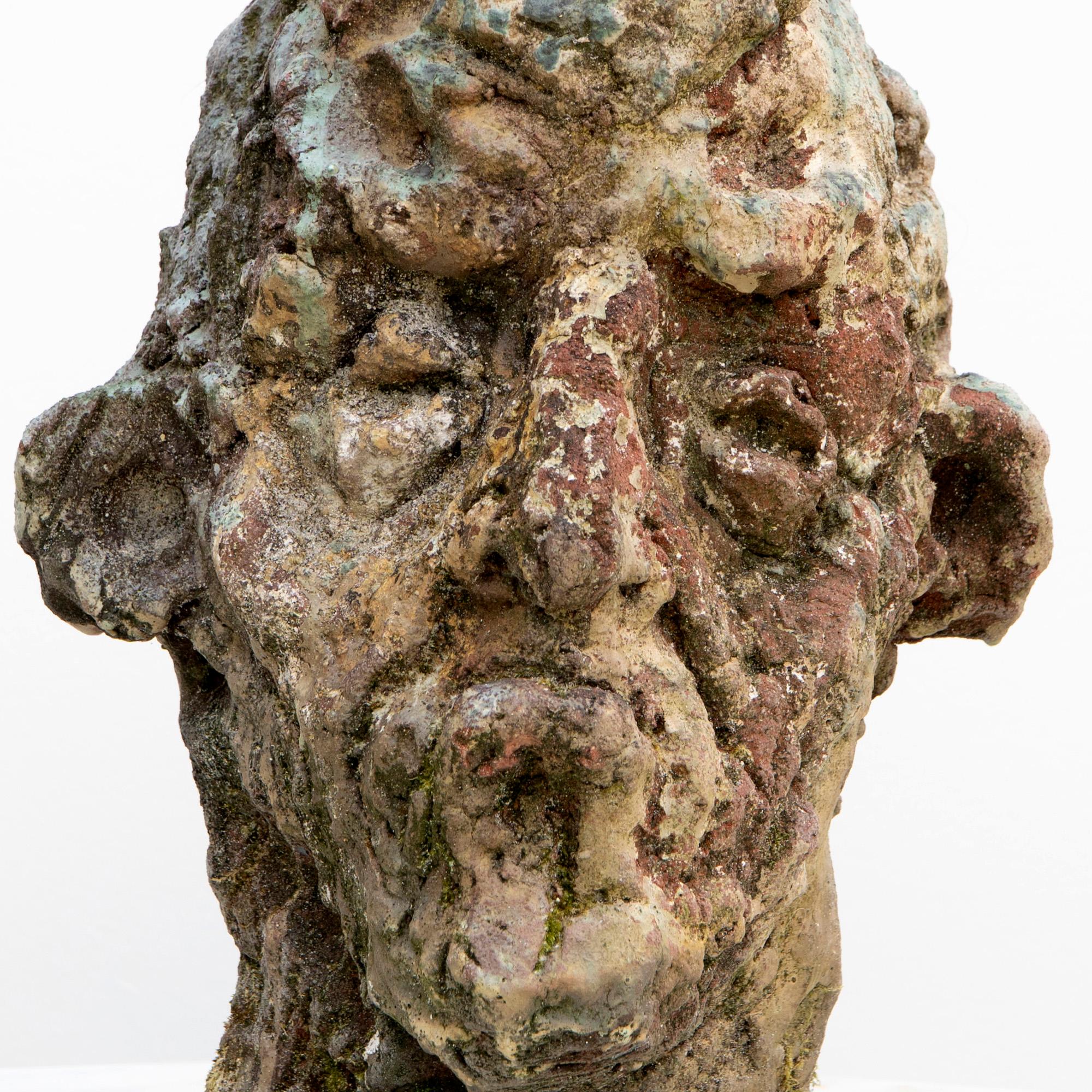 Tête en grès Ashen Raku - Sculpture en céramique, expressionniste en vente 10