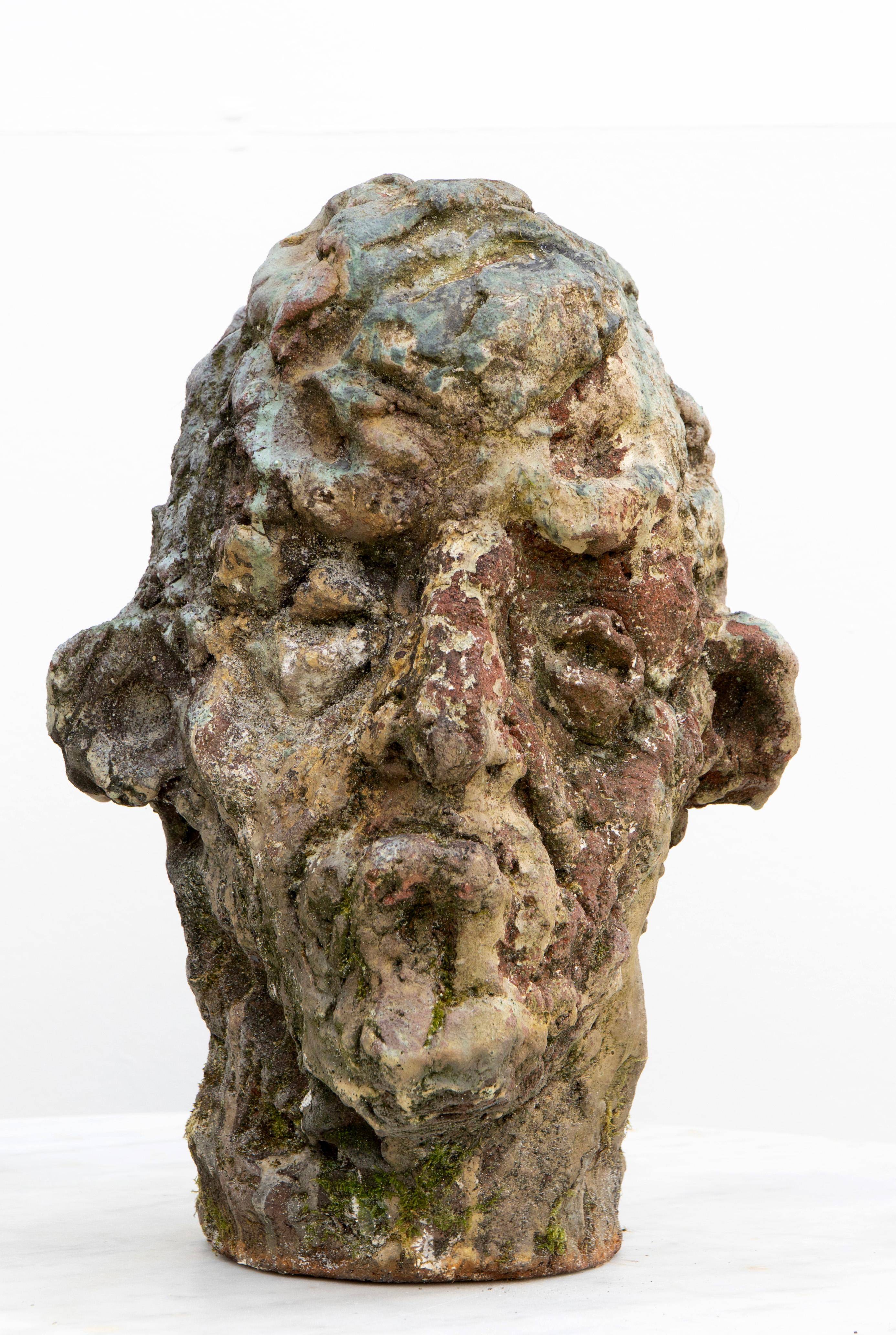 Tête en grès Ashen Raku - Sculpture en céramique, expressionniste - Marron Figurative Sculpture par Óscar Aldonza Torres