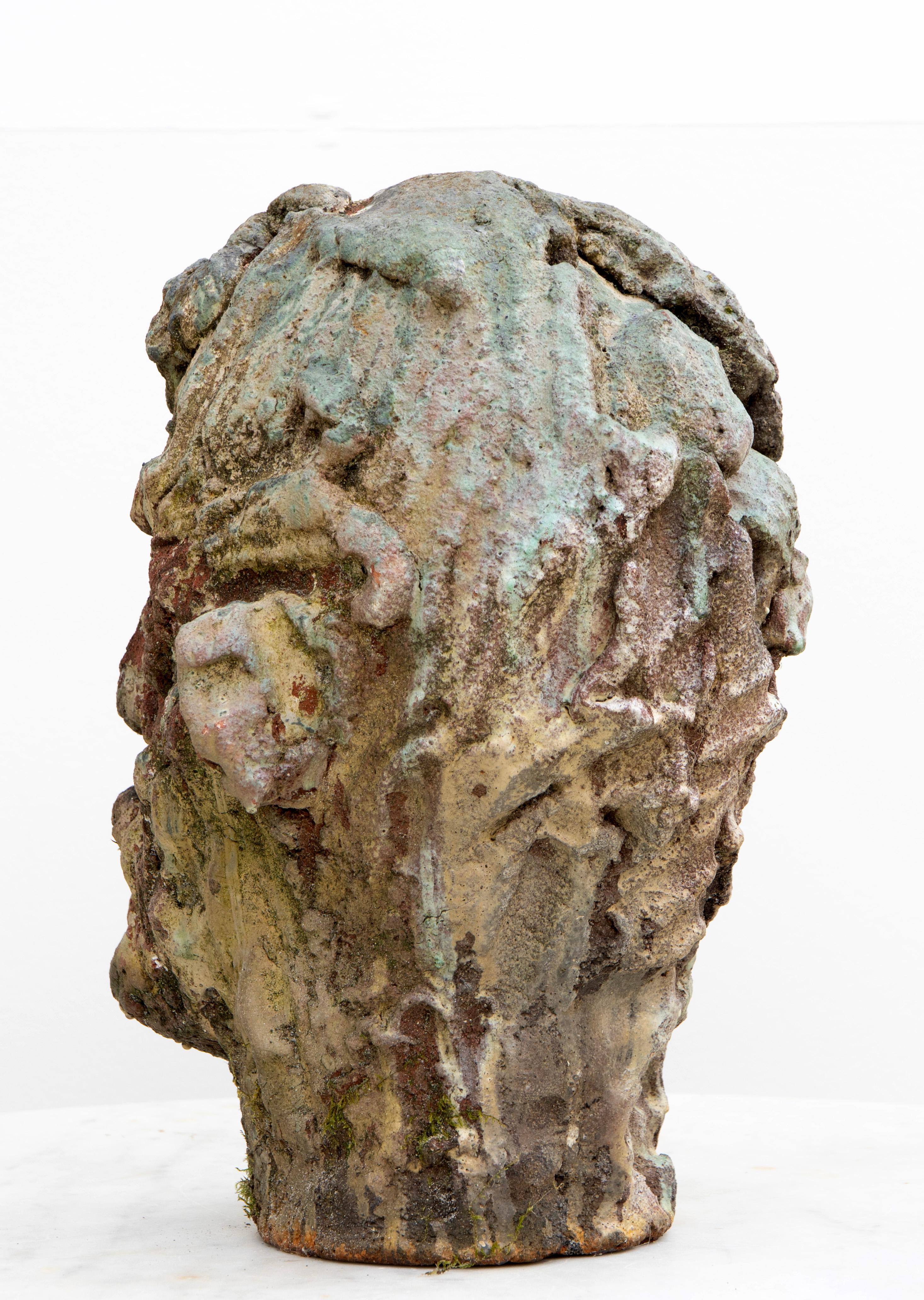 Tête en grès Ashen Raku - Sculpture en céramique, expressionniste en vente 2