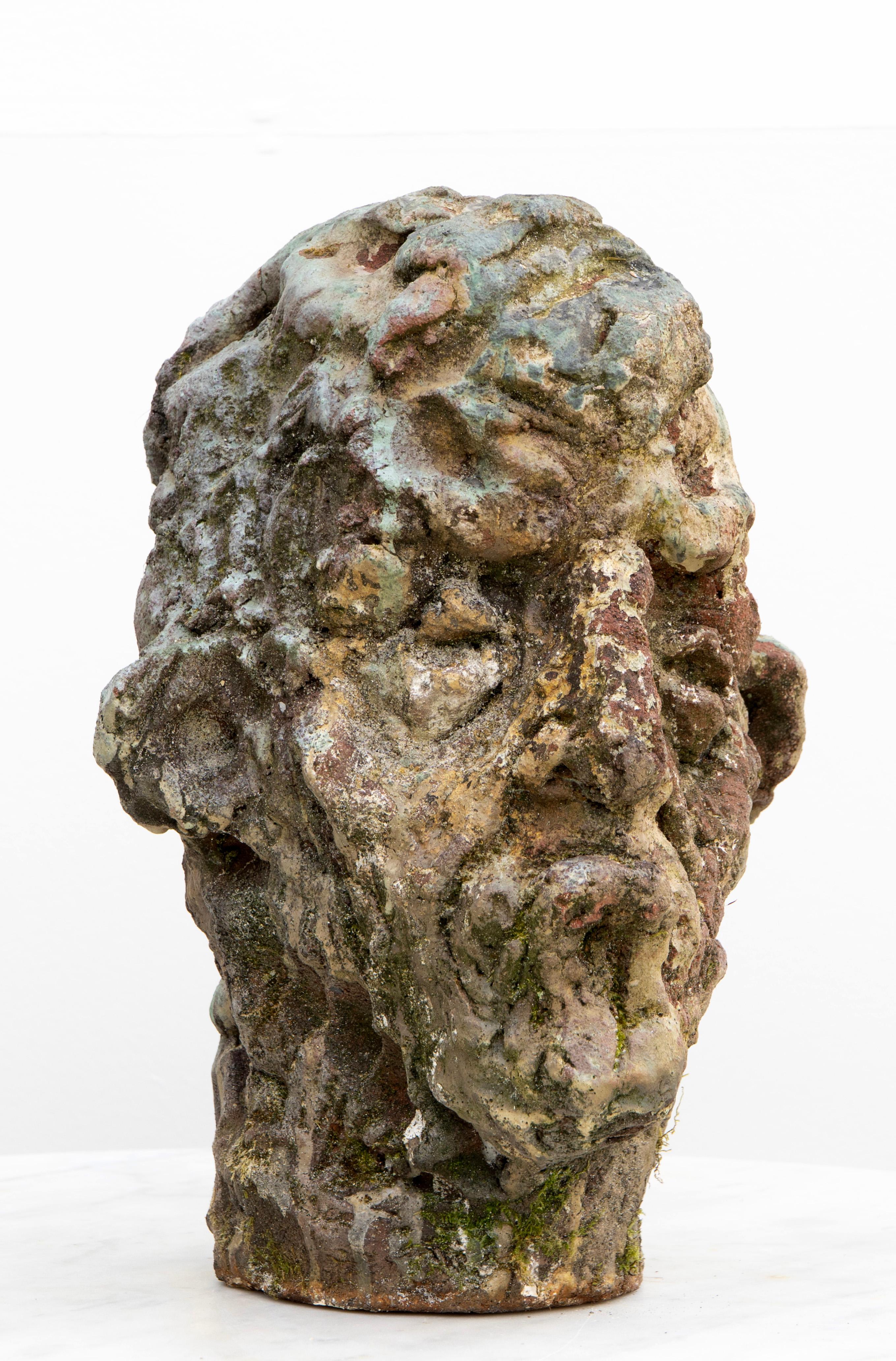 Tête en grès Ashen Raku - Sculpture en céramique, expressionniste en vente 6