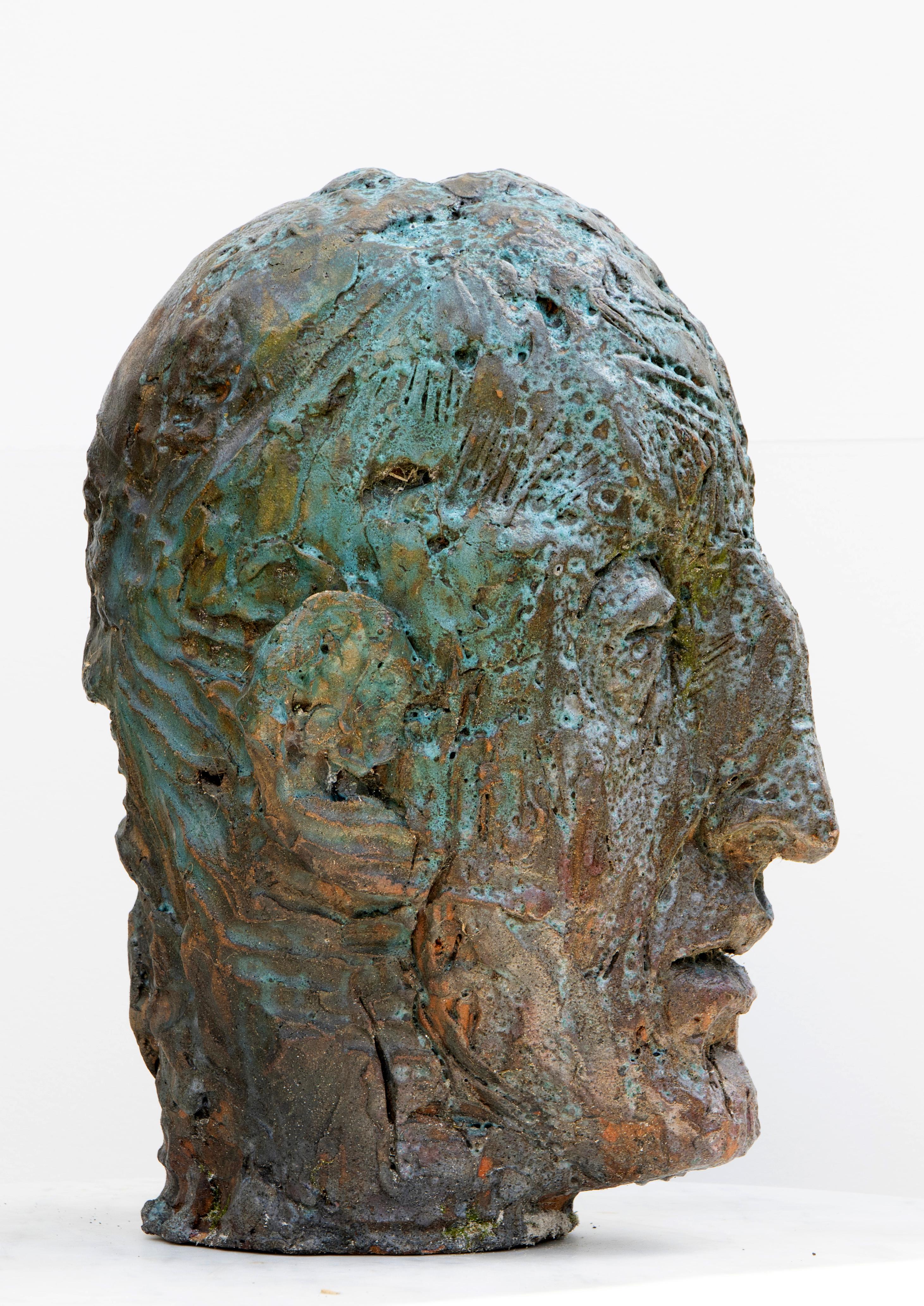 Tête expressionniste en céramique en grès réfractaire à glaçure cuivreuse Testa nº 11 en vente 7