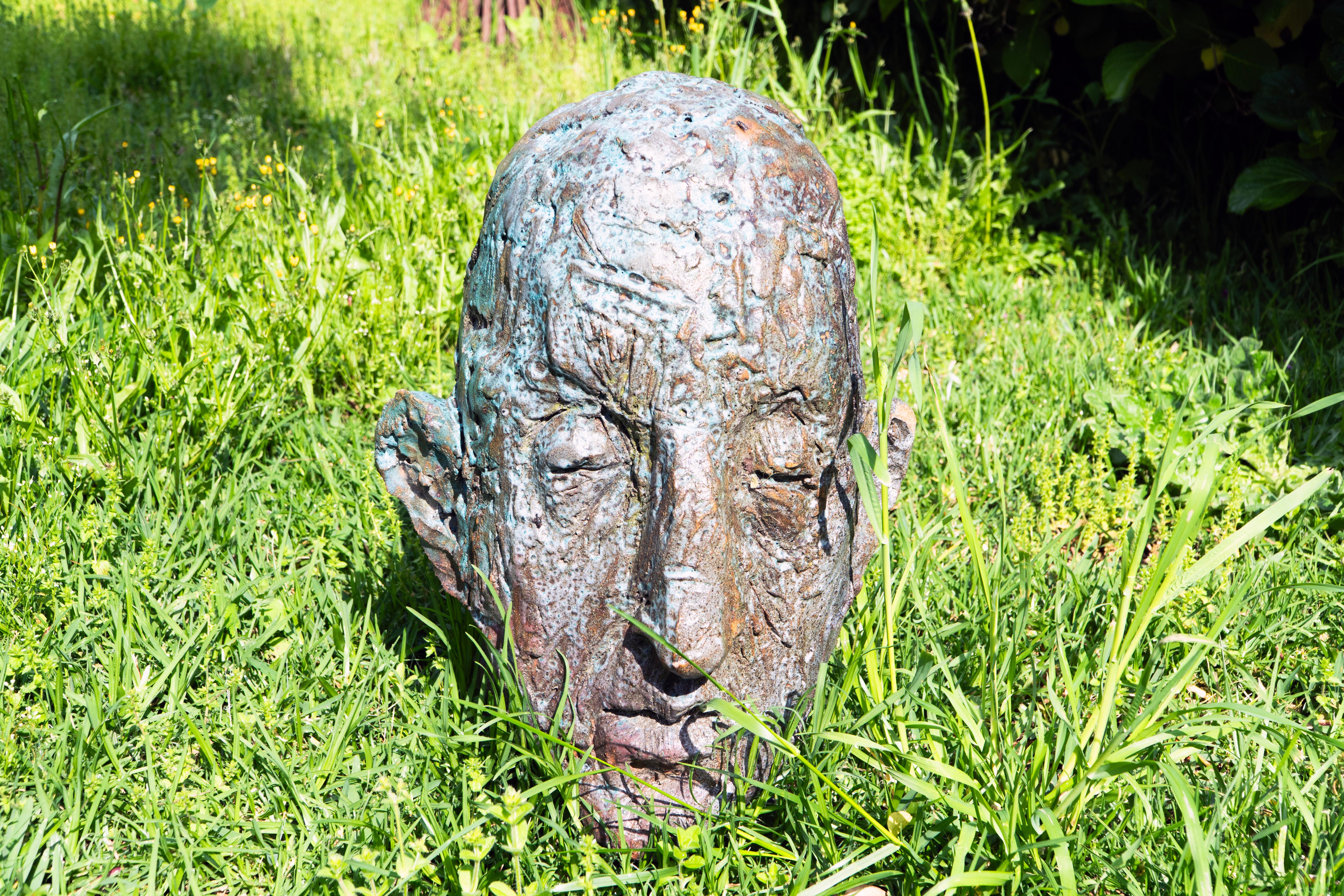 Tête expressionniste en céramique en grès réfractaire à glaçure cuivreuse Testa nº 11 en vente 9