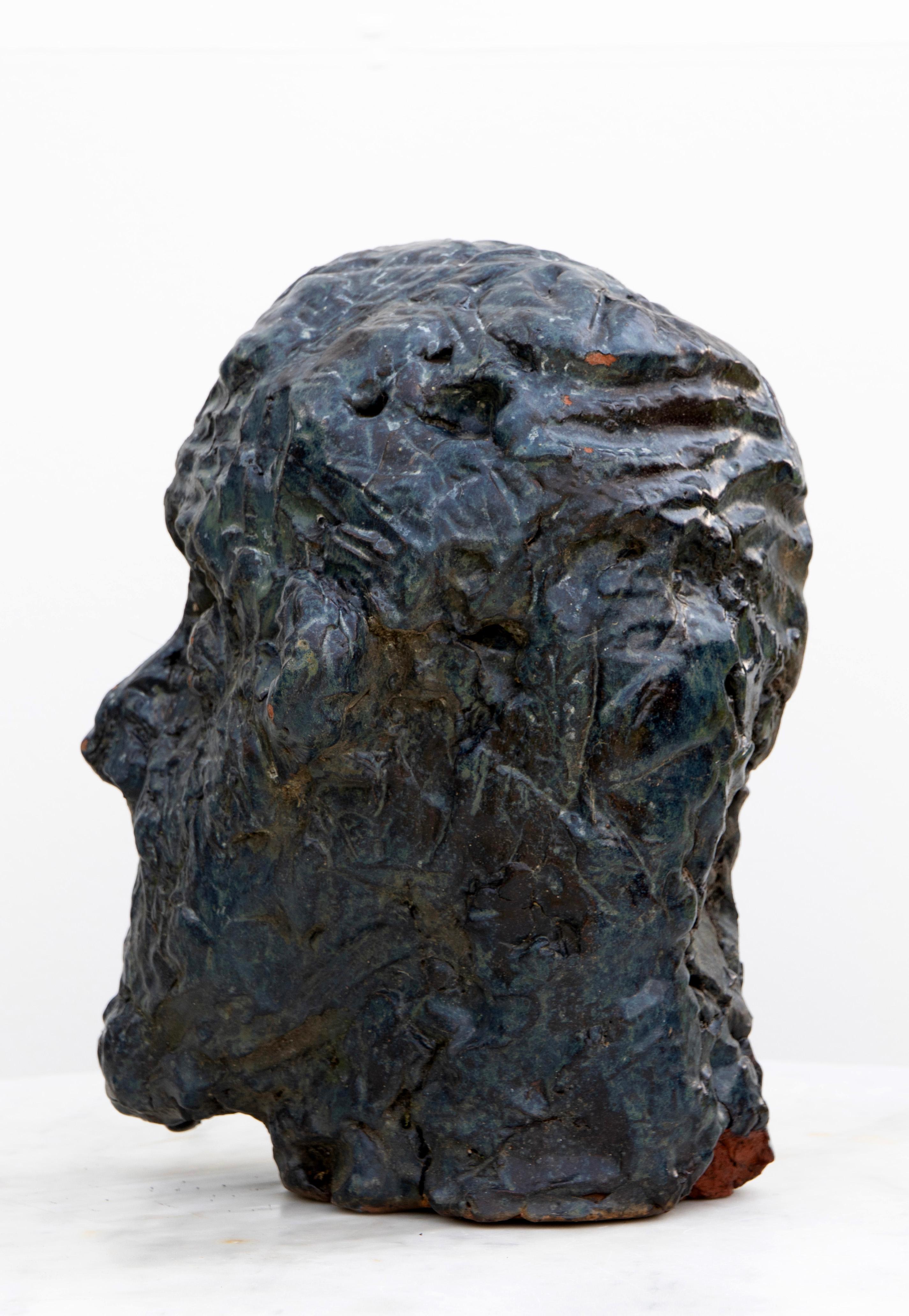 Kobaltkarbonat-glasierter Buño-Tonkopf - Handgefertigte Keramikbüste, Expressionist im Angebot 1