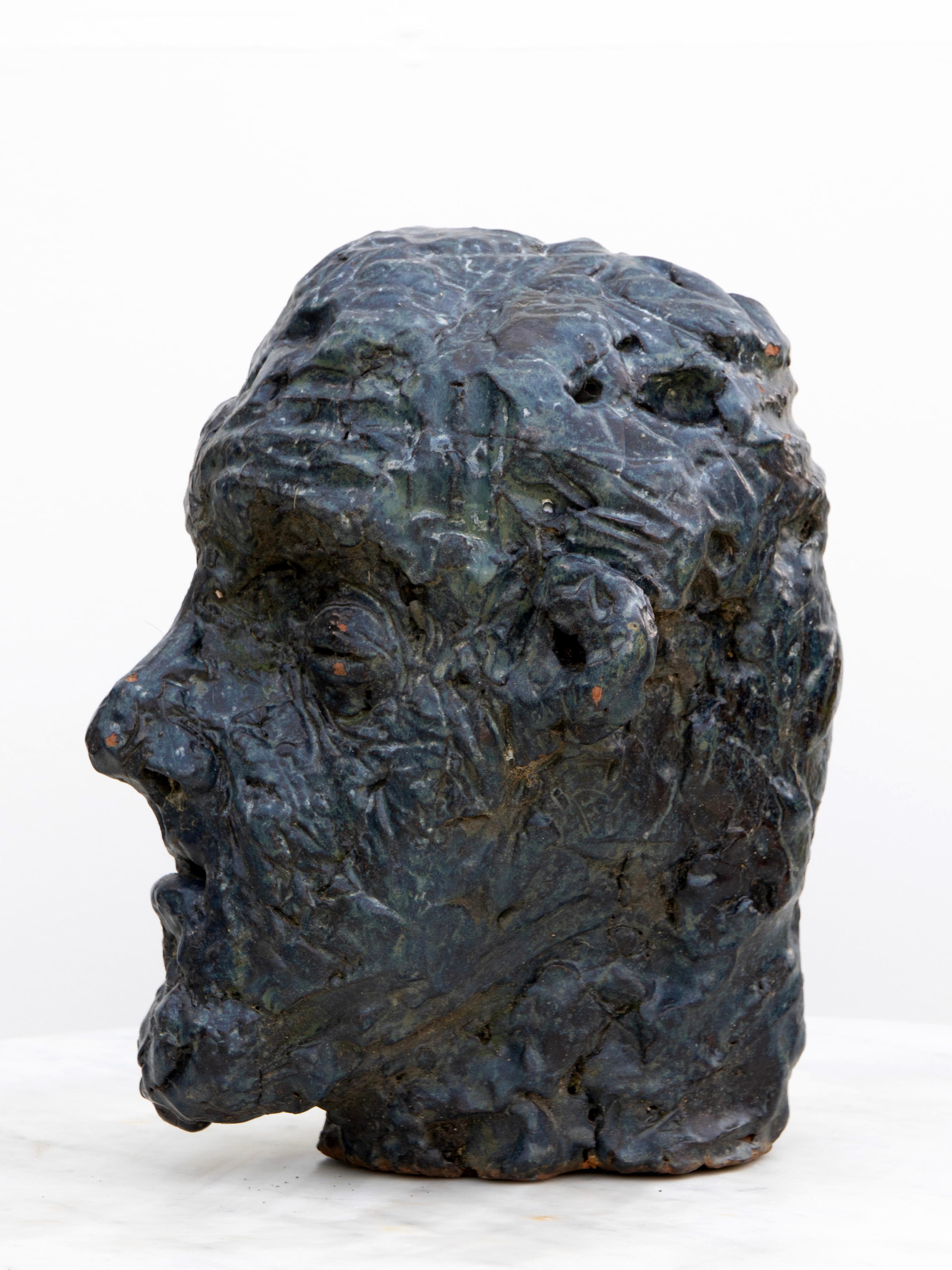 Kobaltkarbonat-glasierter Buño-Tonkopf - Handgefertigte Keramikbüste, Expressionist im Angebot 2