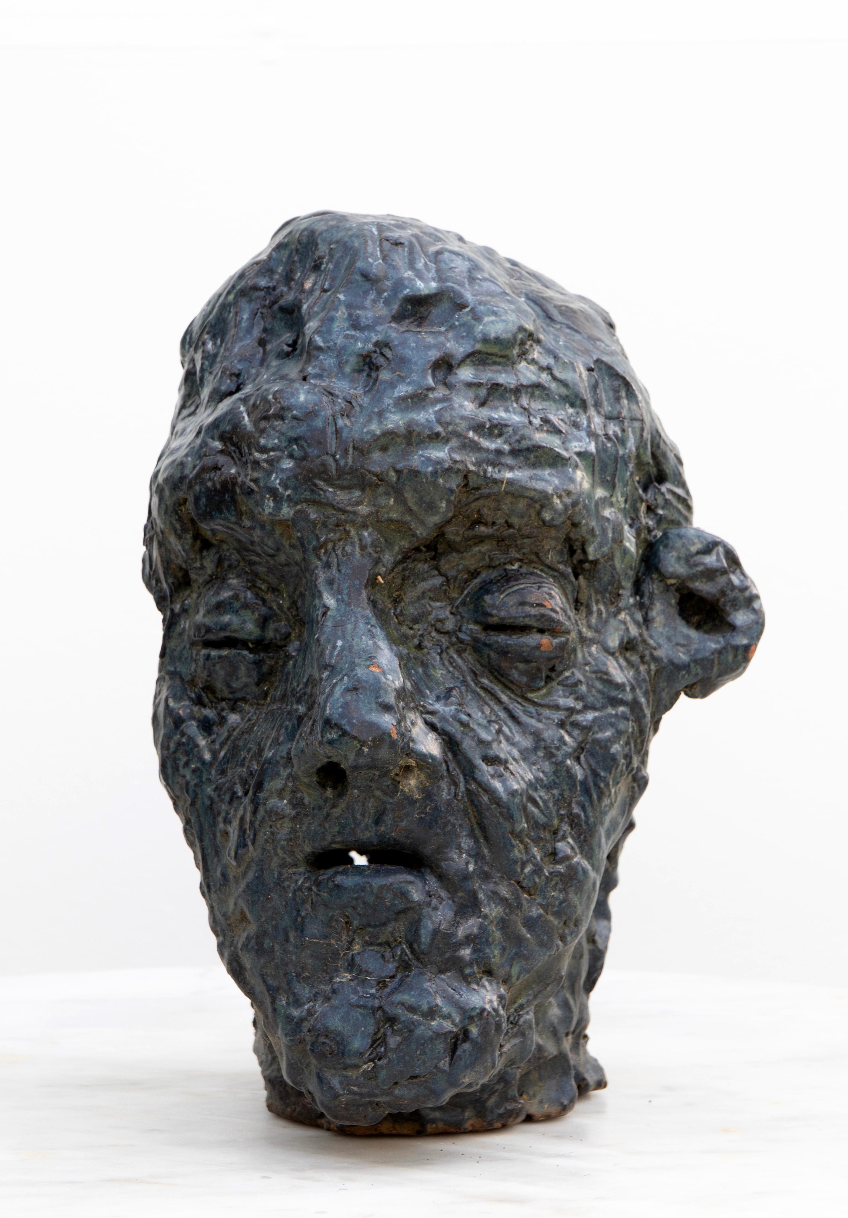 Kobaltkarbonat-glasierter Buño-Tonkopf - Handgefertigte Keramikbüste, Expressionist im Angebot 4