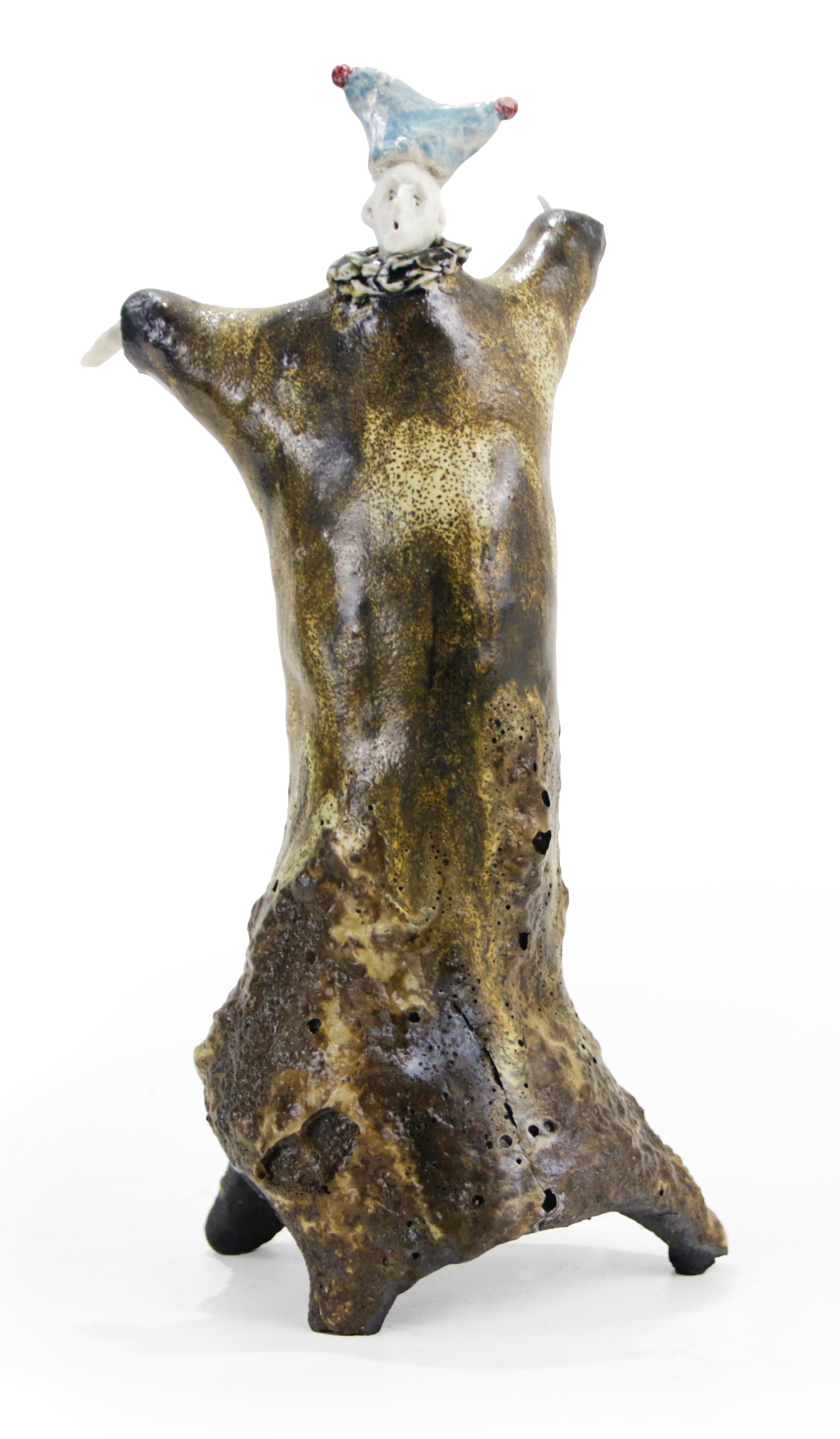 Scultura figurativa in ceramica contemporanea Figura maschile espressiva Accento d'oro