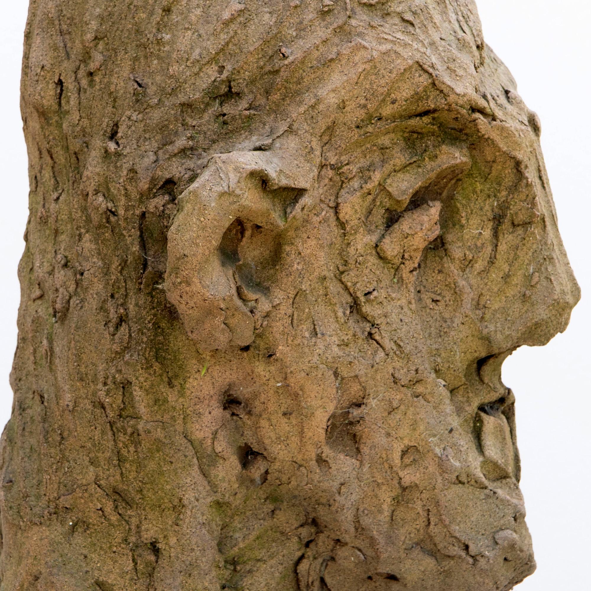 Contemporary Expressionist Ceramic Head in Refractory Stoneware with Kintsugi For Sale 8