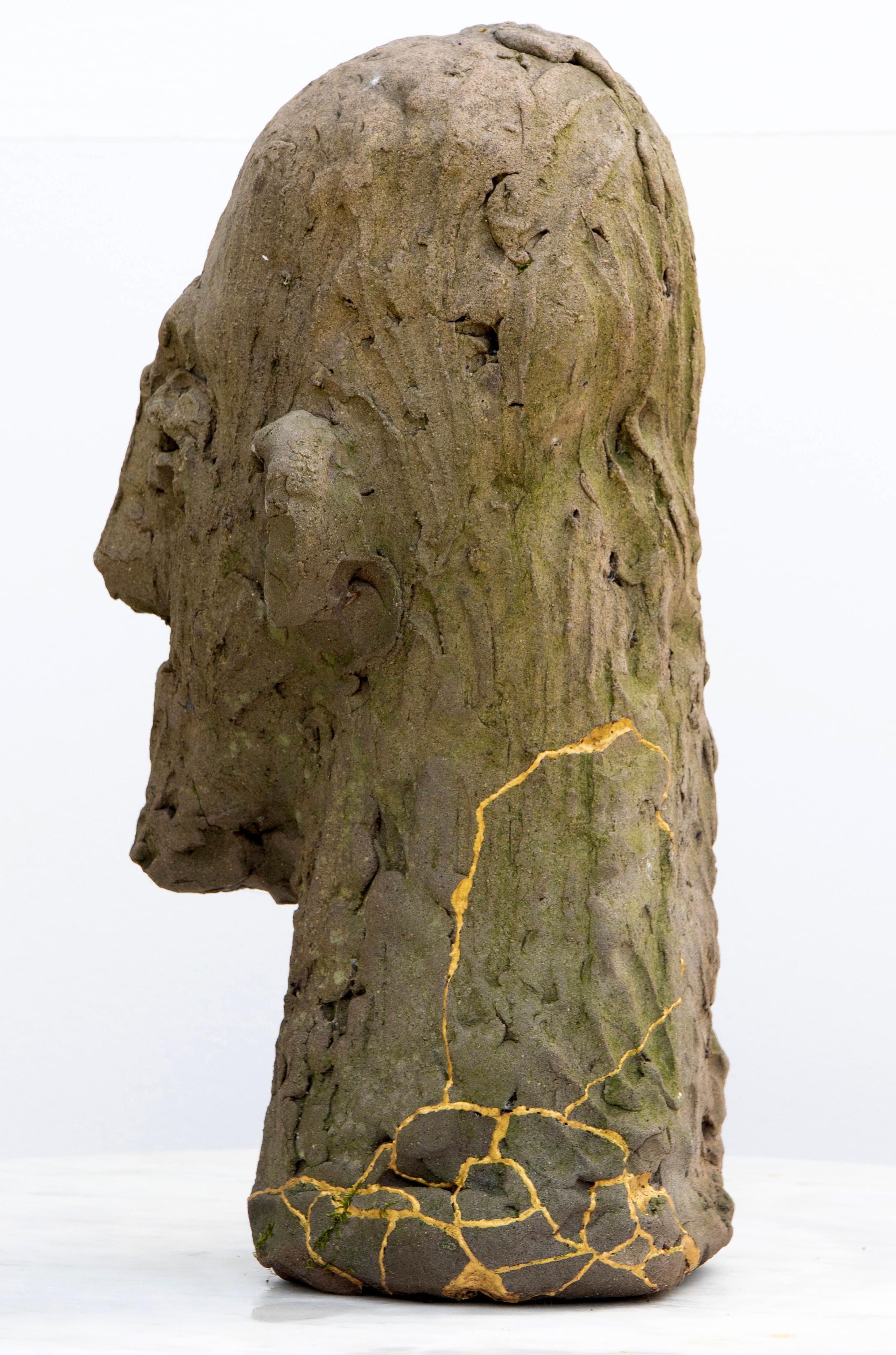 Contemporary Expressionist Ceramic Head in Refractory Stoneware with Kintsugi For Sale 1