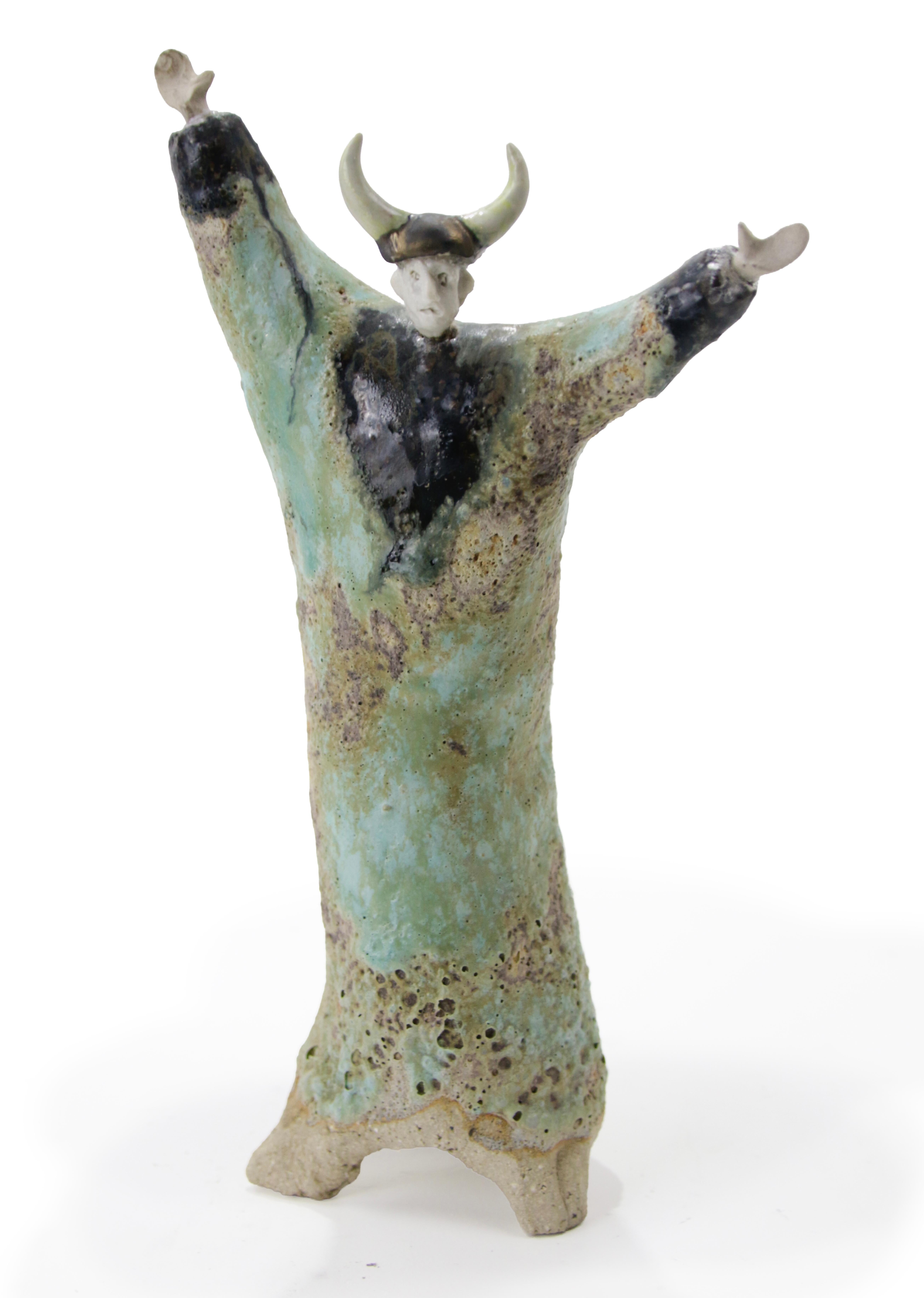 Contemporary ceramic figurative sculpture inspired by the archetype of the Viking, combining mythic presence and expressive vertical form.

Extravagant Viking belongs to the series Extravagantes, in which identity is approached as a staged and