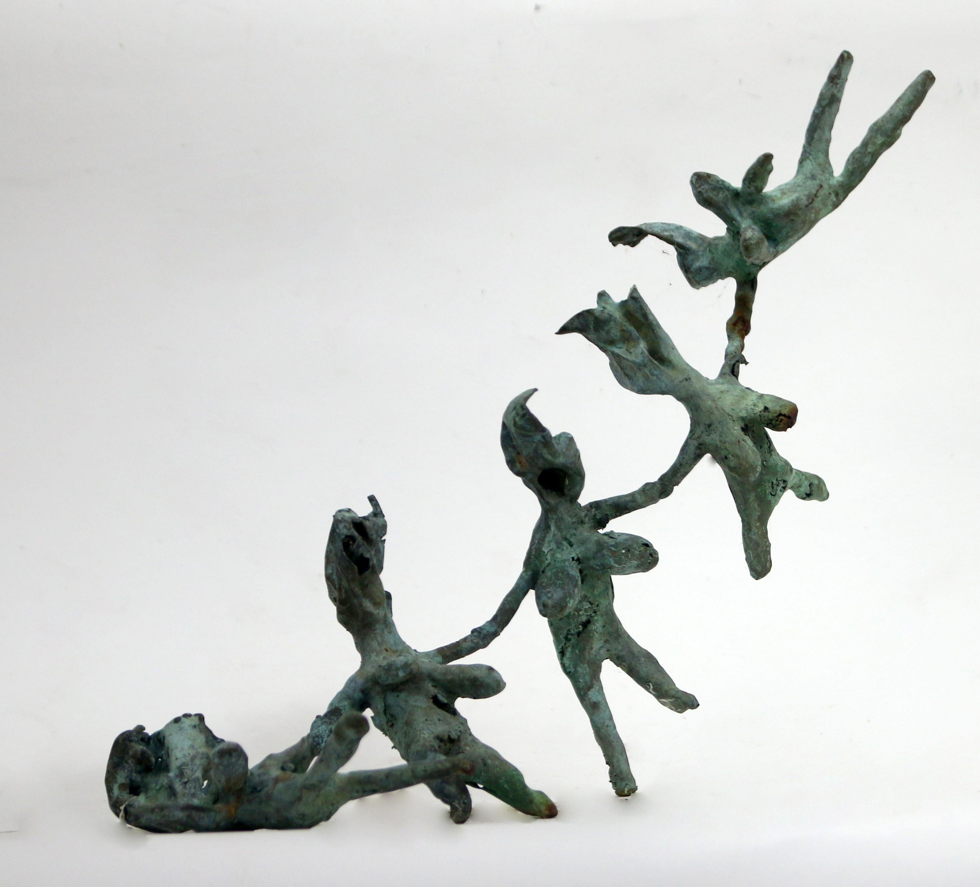 Sculpture expressionniste en bronze avec modèle en papier Figures féminines commençant à voler en vente 6