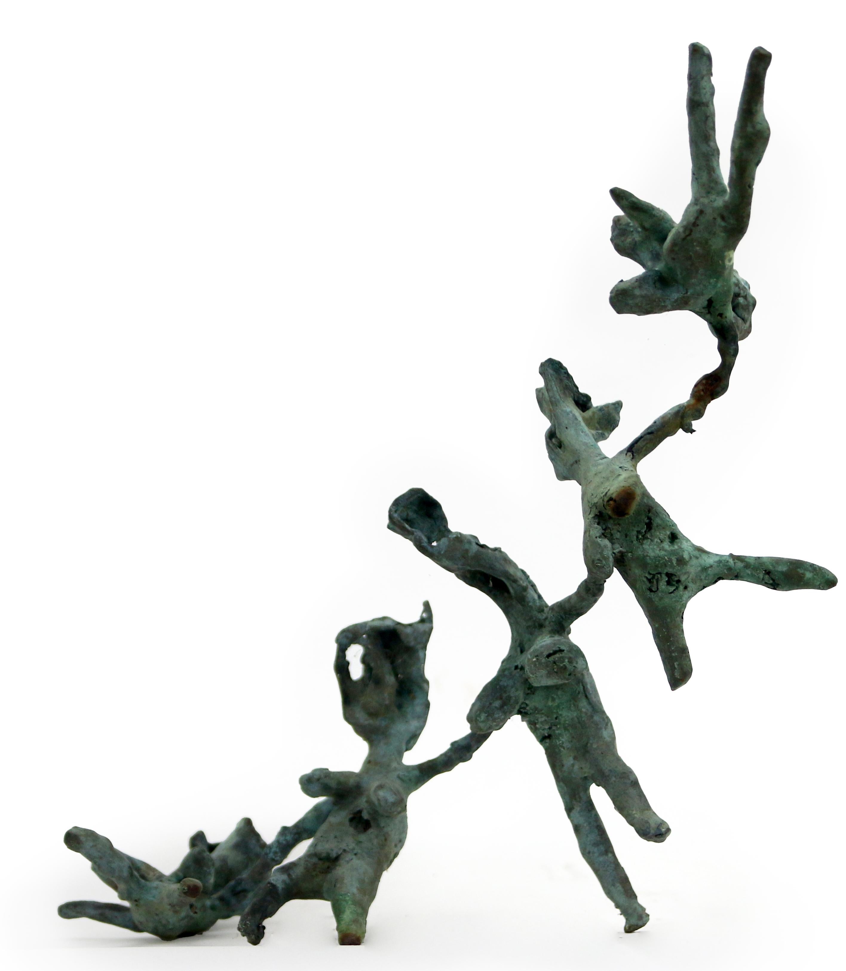 Abstract Sculpture Óscar Aldonza Torres - Sculpture expressionniste en bronze avec modèle en papier Figures féminines commençant à voler