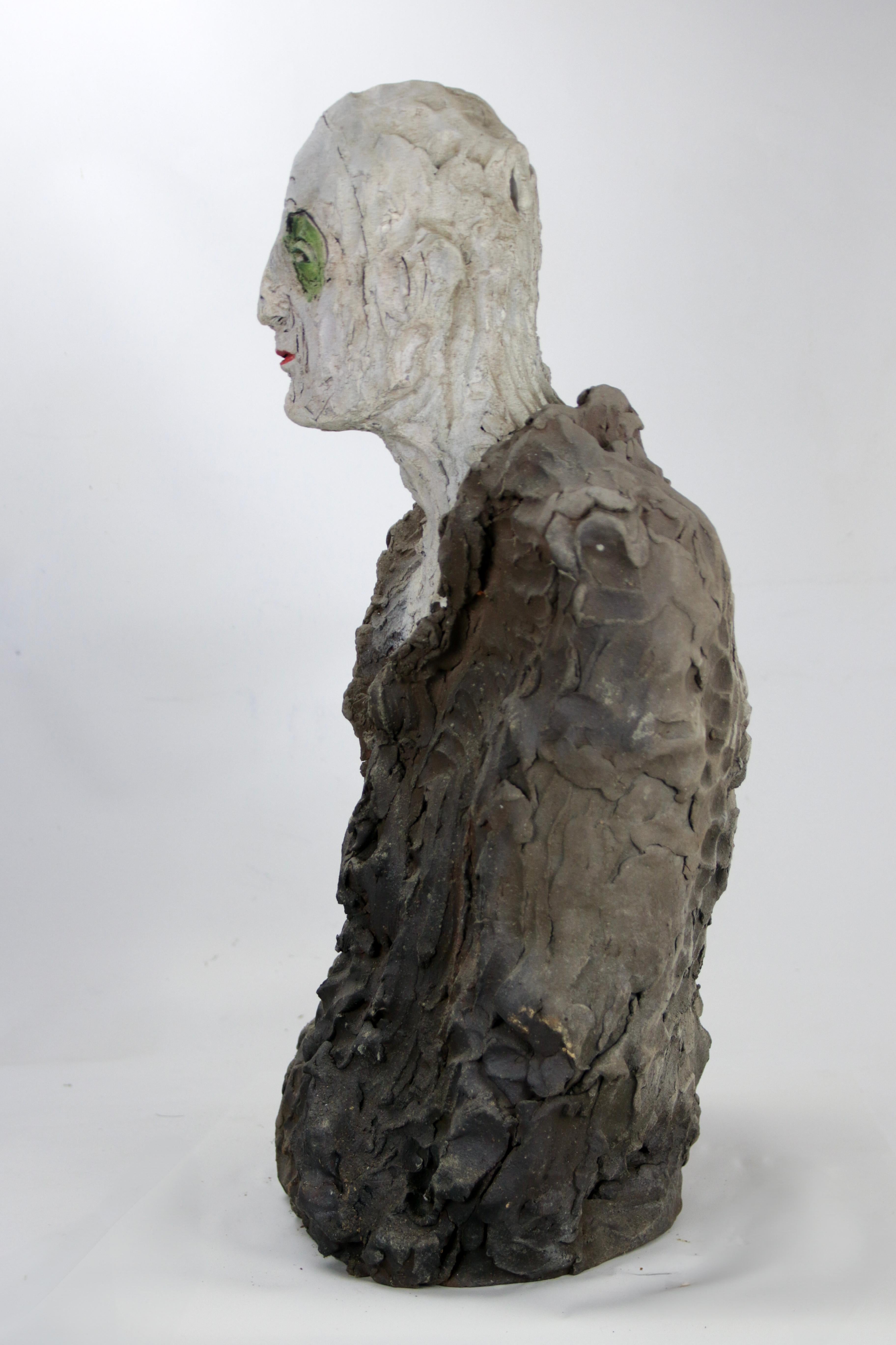 Figurative Keramikbüste mit strukturiertem Mantel und ausdrucksstarker Glasur im Angebot 8