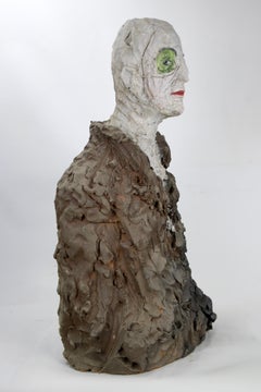 Scultura figurativa espressionista raffigurante un busto, in ceramica refrattaria smaltata a colori