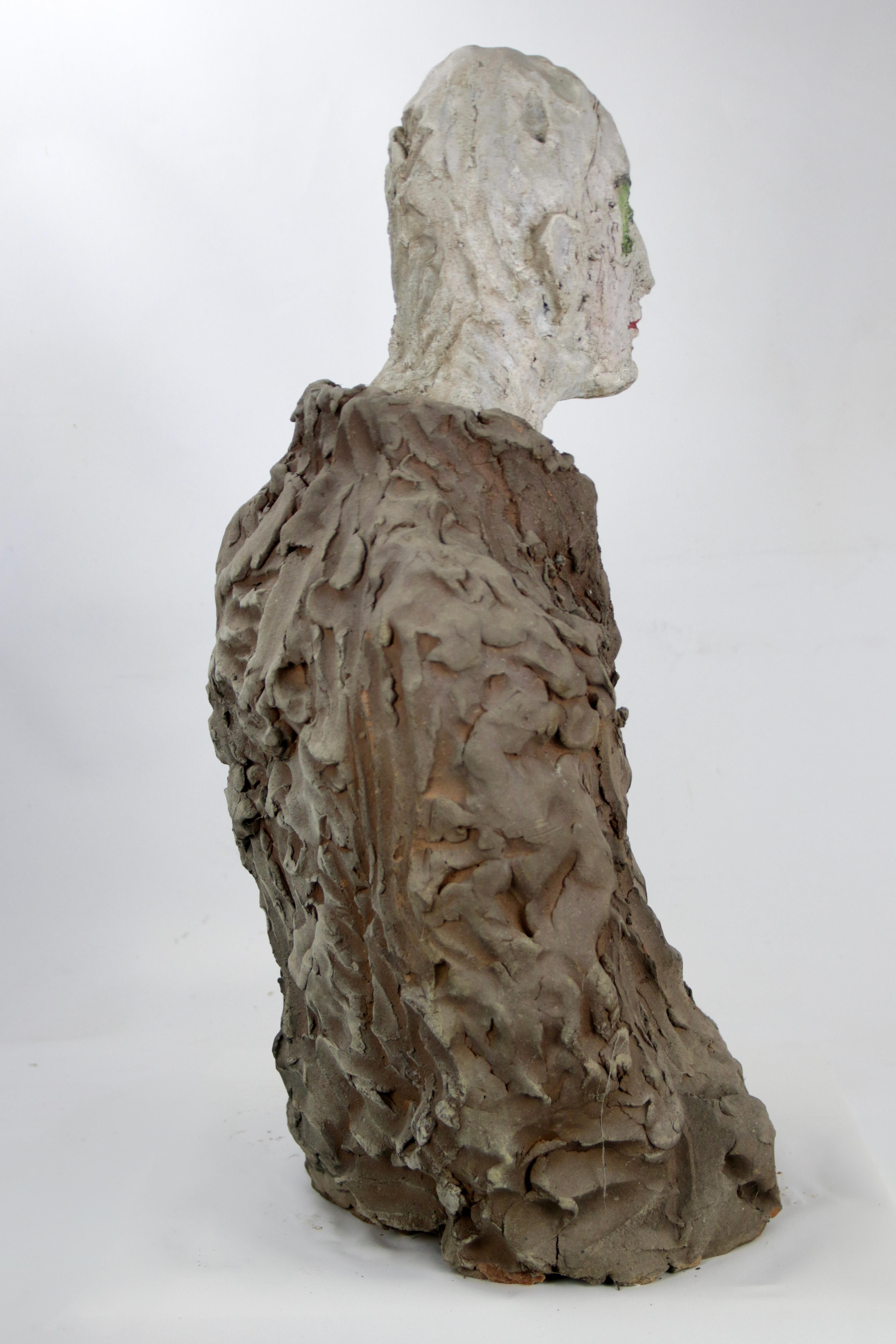 Figurative Keramikbüste mit strukturiertem Mantel und ausdrucksstarker Glasur im Angebot 2