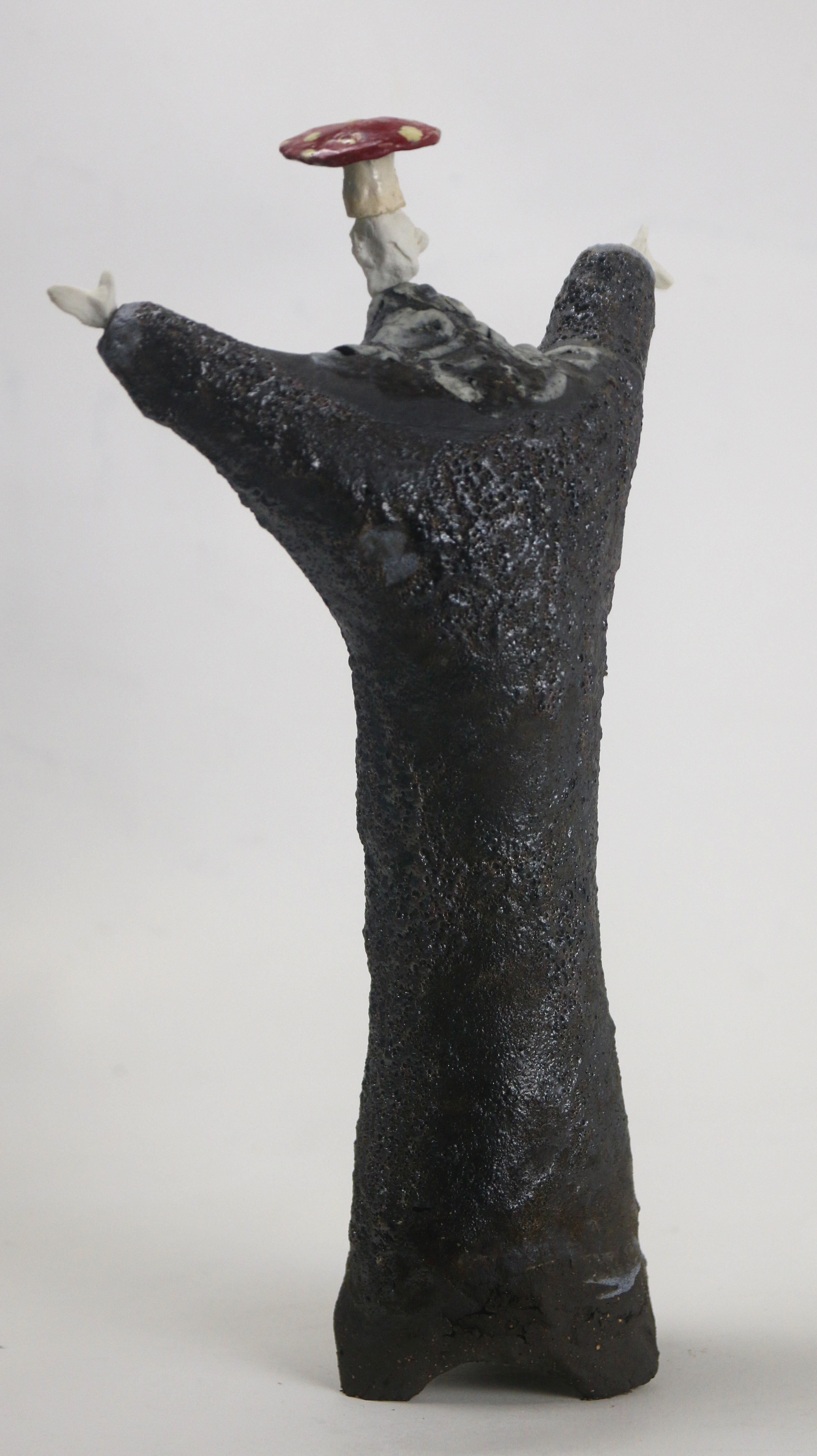 Sculpture figurative en céramique avec glaçure Shino et tête en porcelaine avec amanite en vente 9