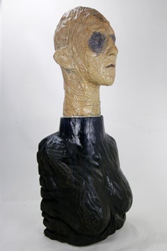 Scultura figurativa espressionista di un busto in ceramica Raku e pioppo nero intagliato