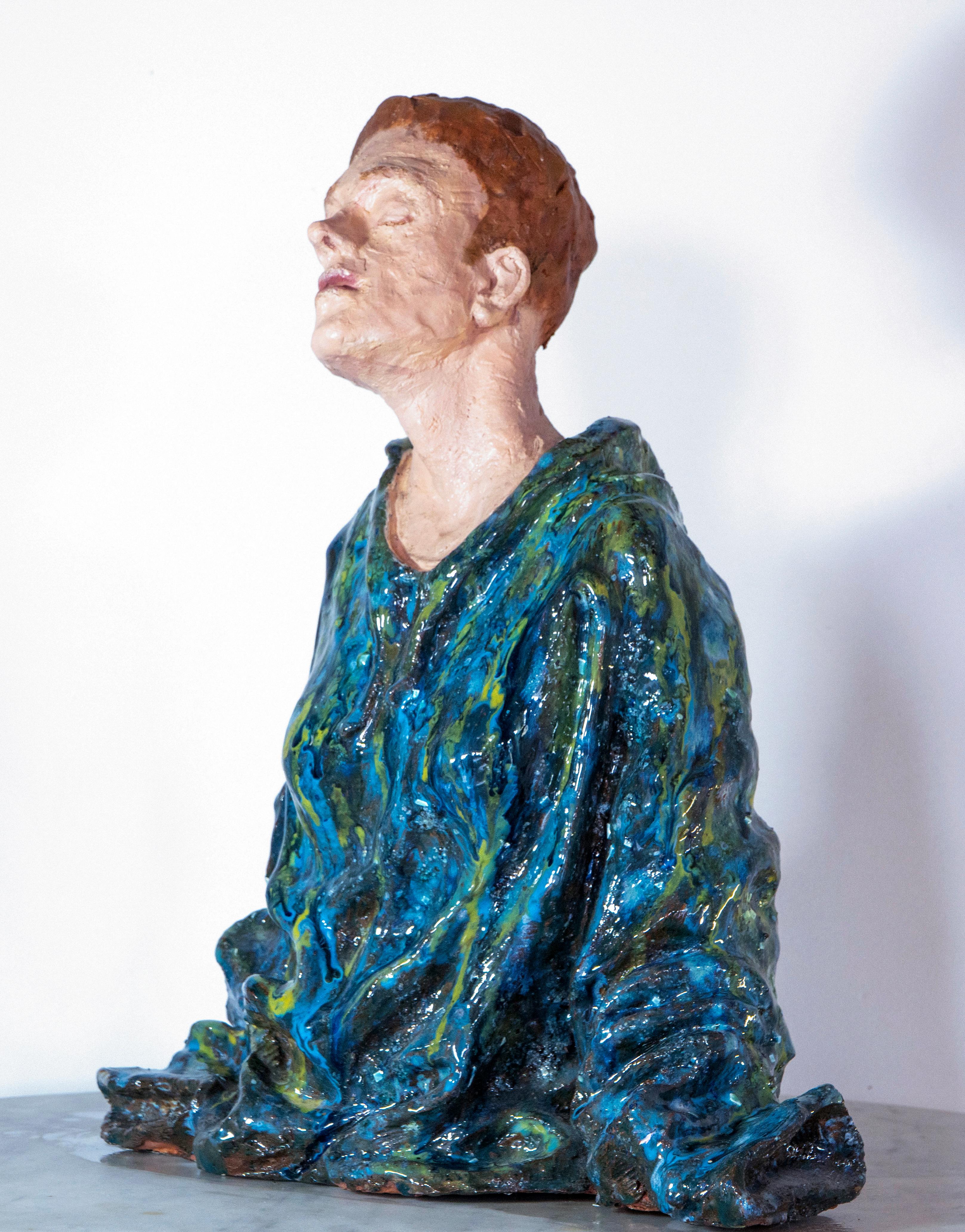 Low-Fired Glazed Ceramic Head with Oil-Paint Detail. Woman in Blue Cloak - Contemporary Sculpture by Óscar Aldonza Torres