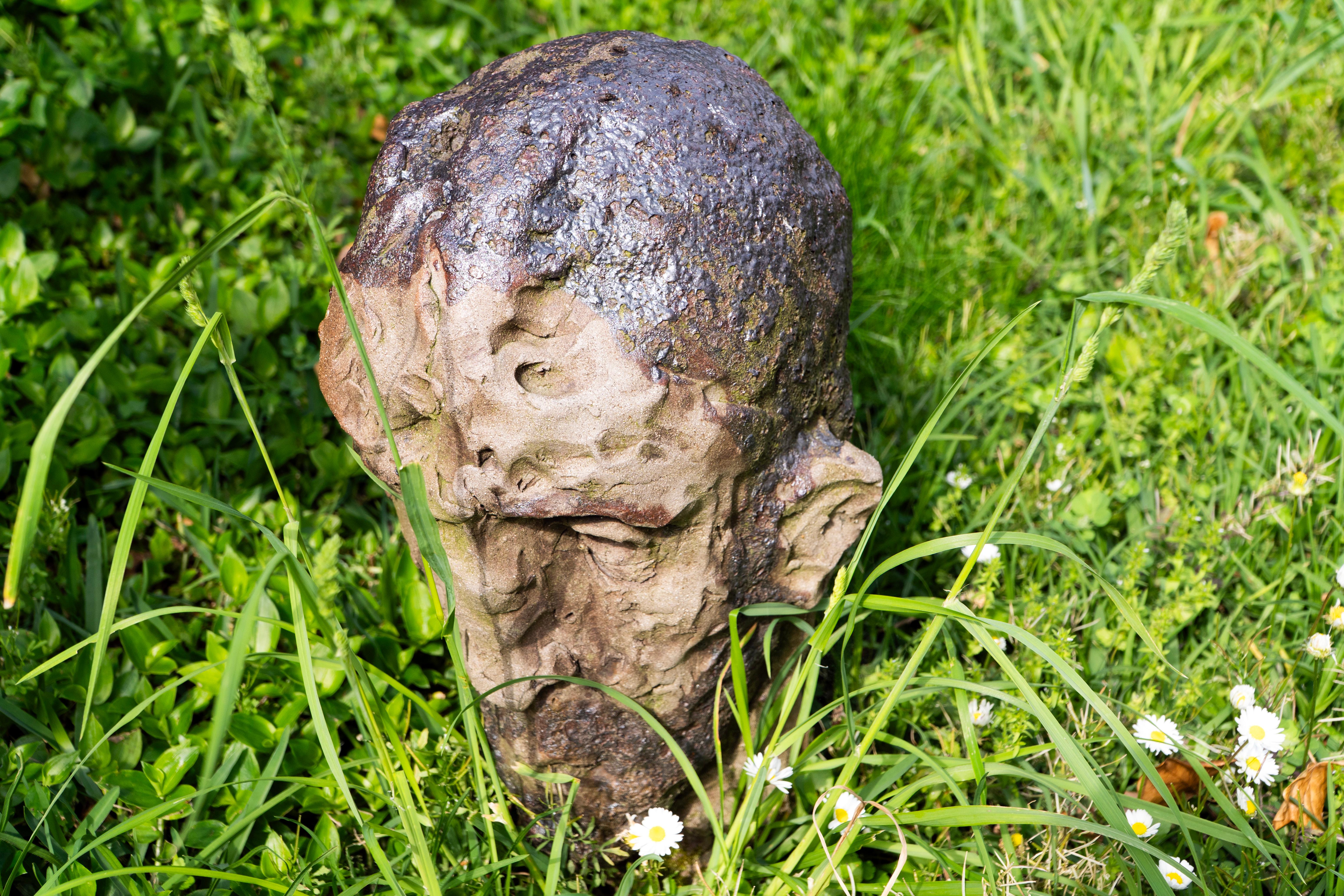 Moss-Patina Testa Kopf - Steingut Raku Keramik Skulptur, Expressionist im Angebot 10