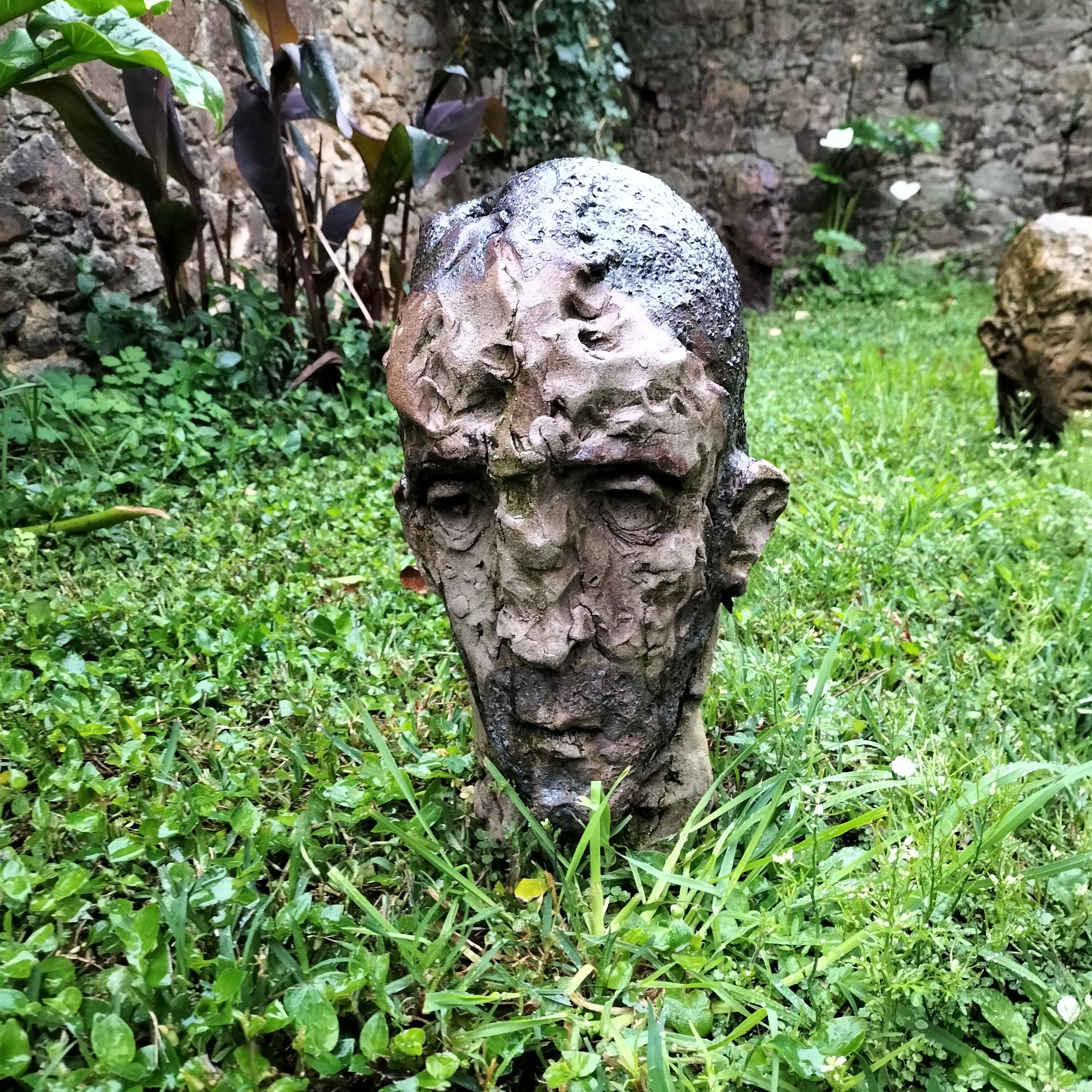 Moss-Patina Testa Kopf - Steingut Raku Keramik Skulptur, Expressionist im Angebot 11