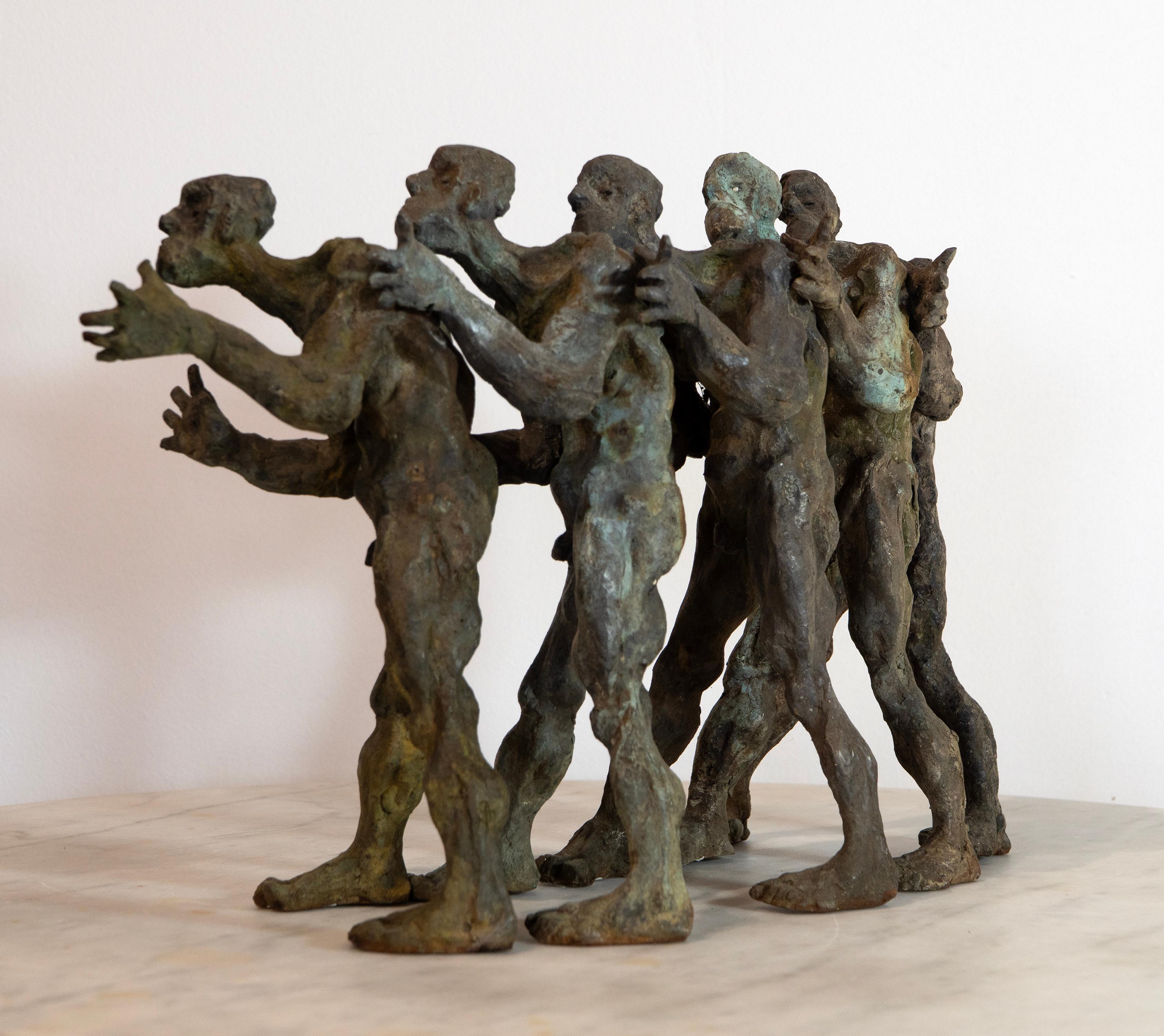 Ensemble de cinq vagabonds terriens. Bronze à cire perdue coulé par l'artiste, expressionniste en vente 7