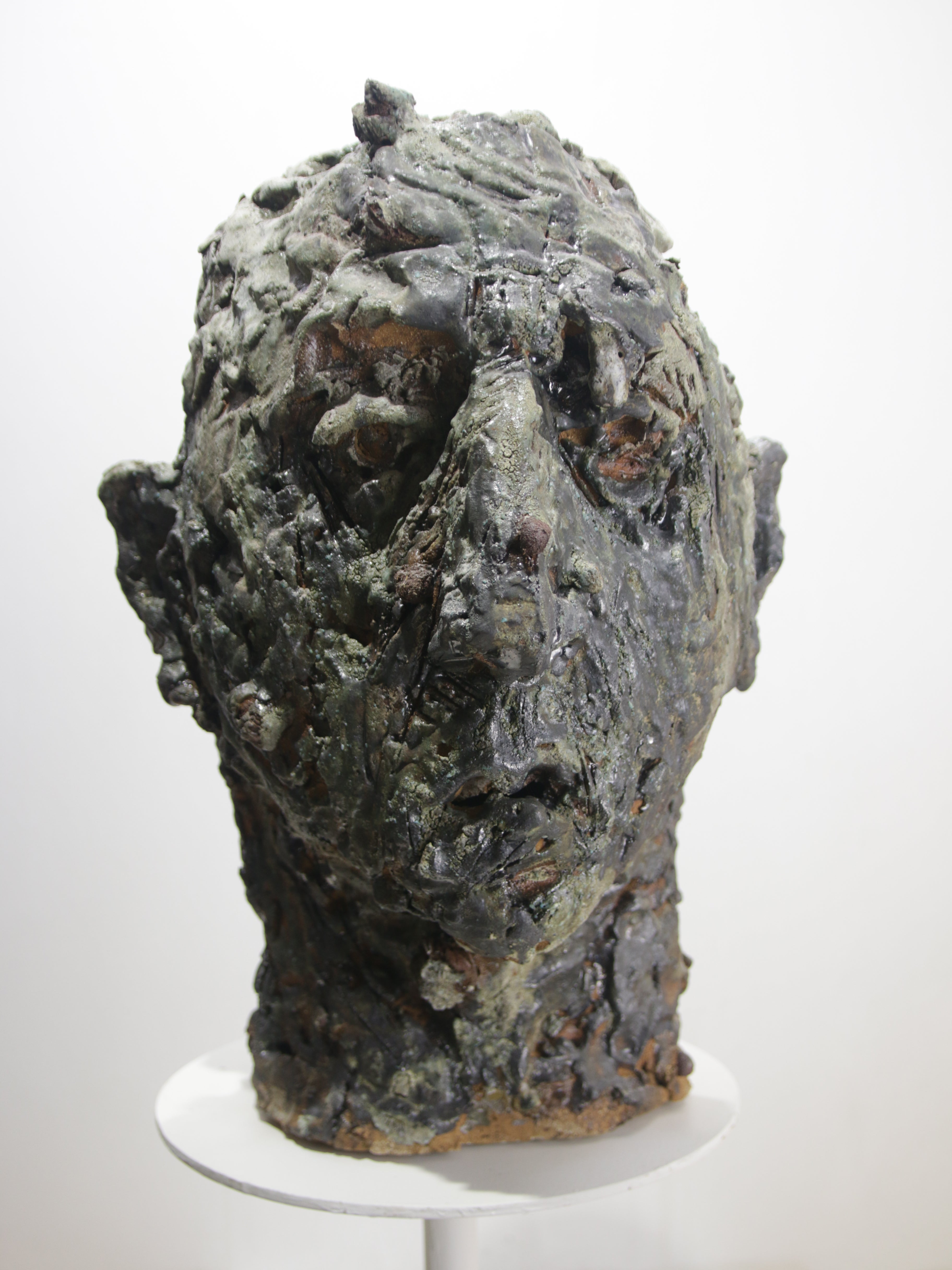 Óscar Aldonza Torres Figurative Sculpture - Textured Ceramic Head Sculpture, Stone-Like Refractory Clay Indoor and Outdoor