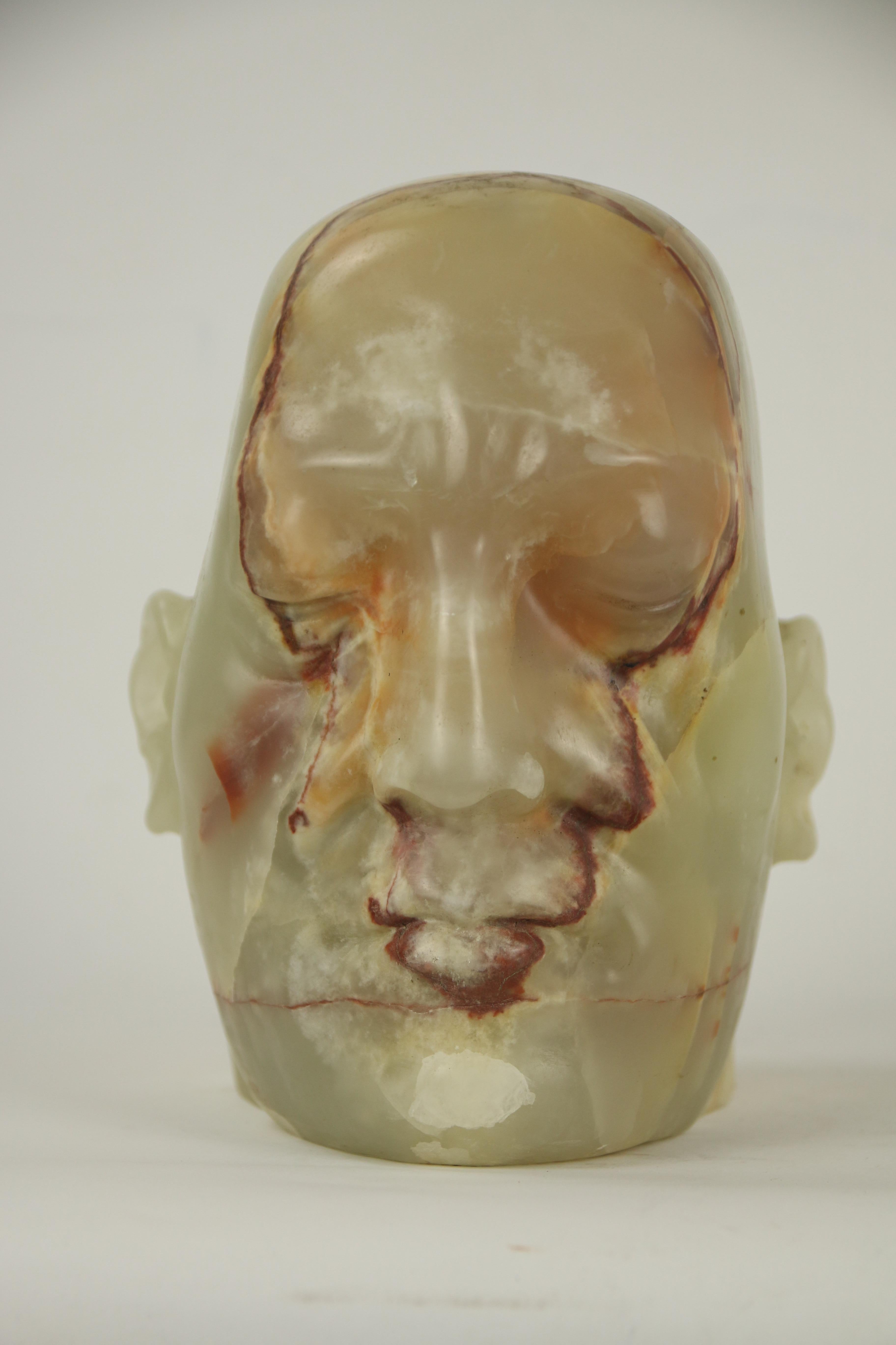 Scultura di testa in alabastro traslucido con venature naturali espressive. Light in vendita 6