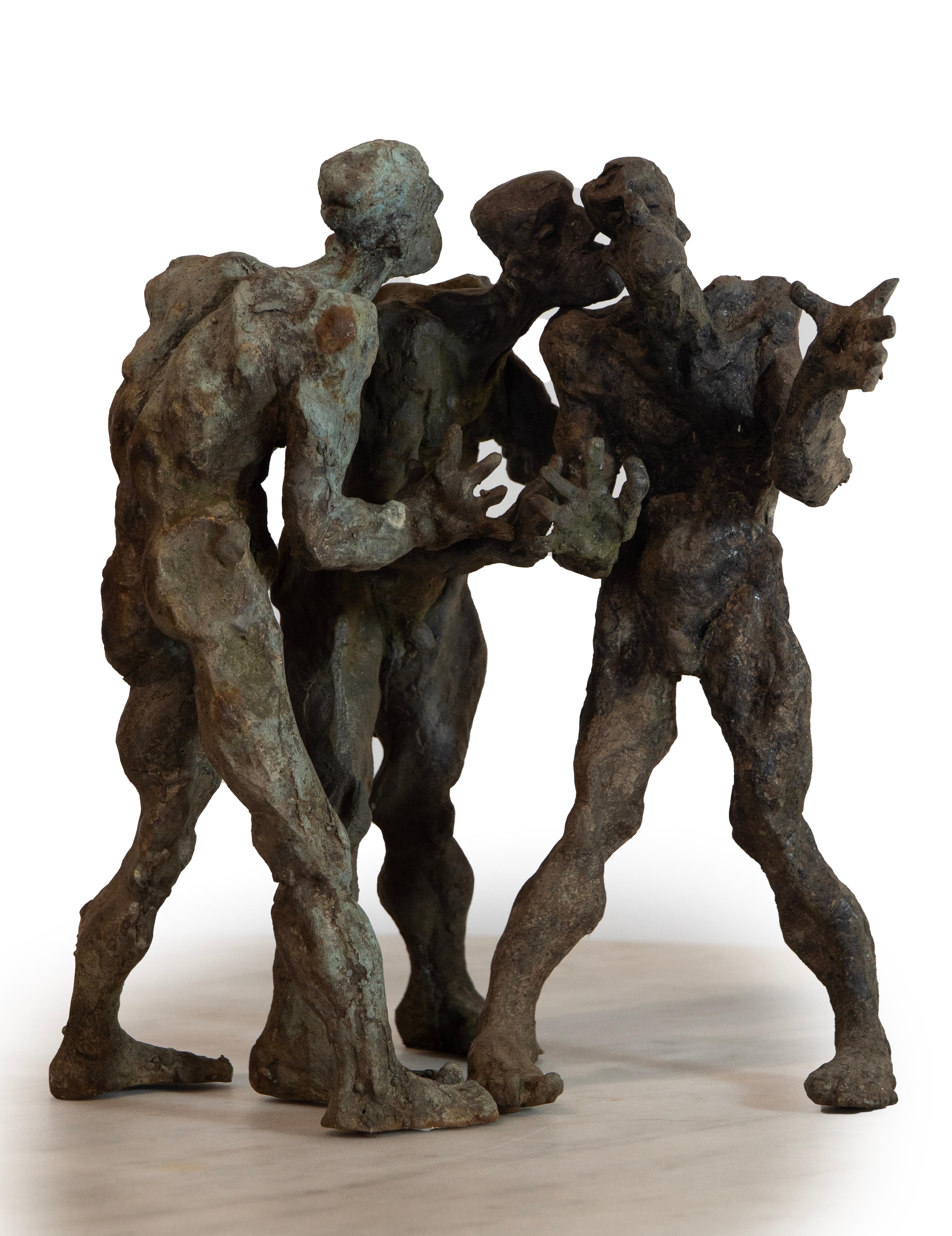 Trio di vagabondi terrestri - 2023, Scultura in bronzo a cera persa, Espressionista in vendita 9
