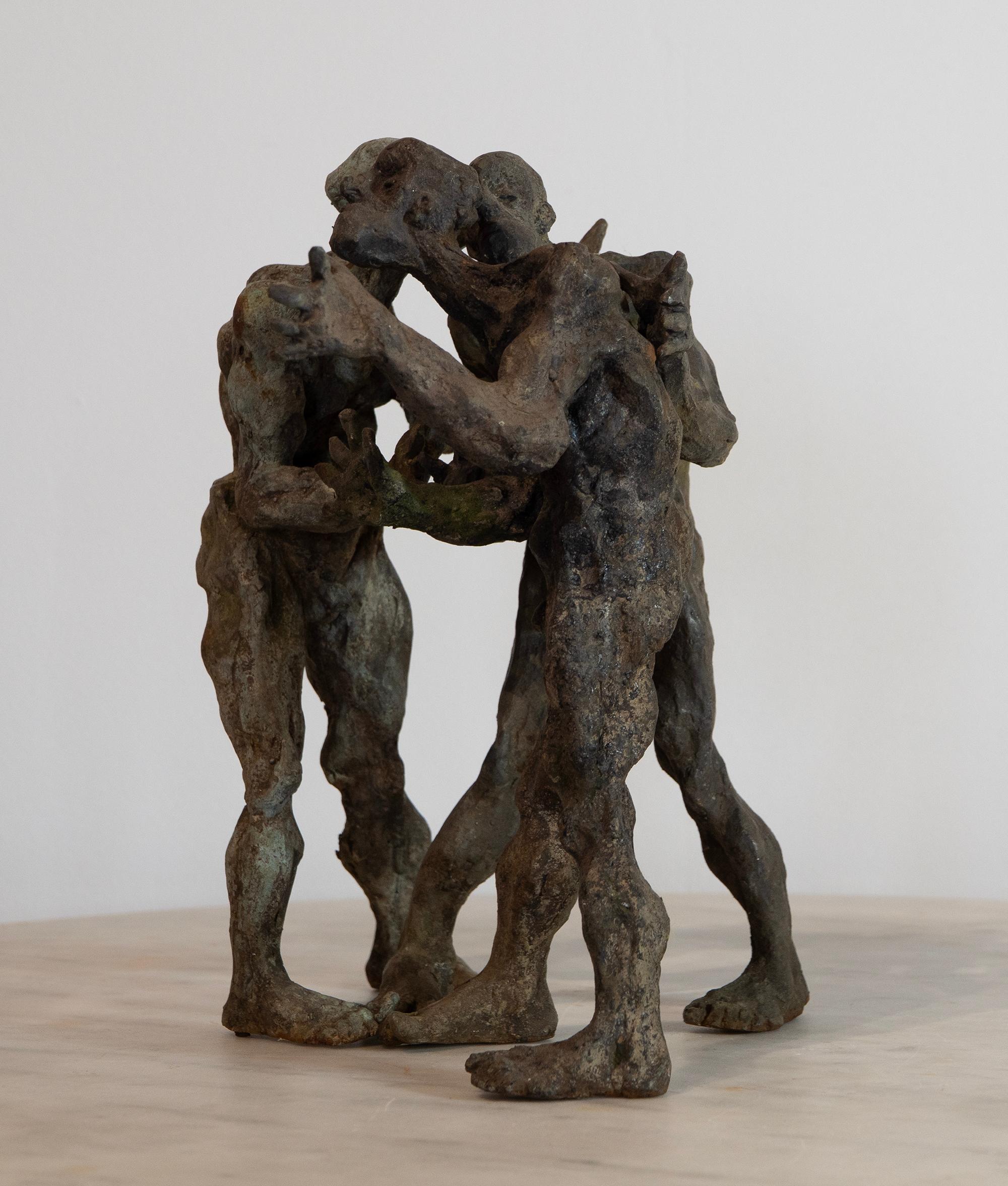 Trio di vagabondi terrestri - 2023, Scultura in bronzo a cera persa, Espressionista in vendita 3