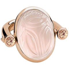 Scarab Ring in 18 Carat Rose Gold, 1 Rose Quartz 23.01 Ct, 2 Tourmalines 0.51 Ct