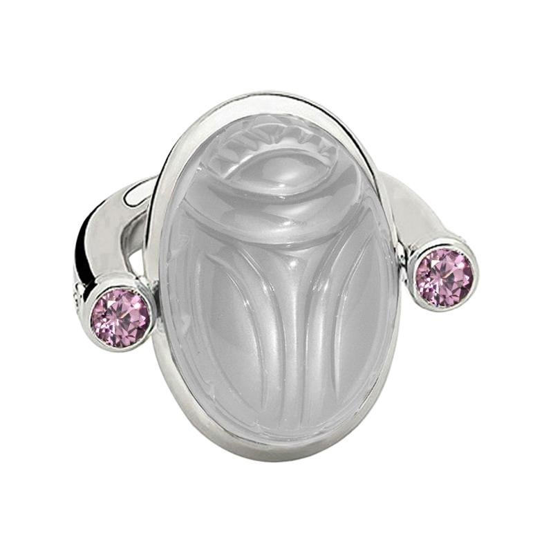 Scarab Ring in 18 Carat White Gold, 1 Moonstone 24.17 ct, 2 Rhodolites 0.67 ct