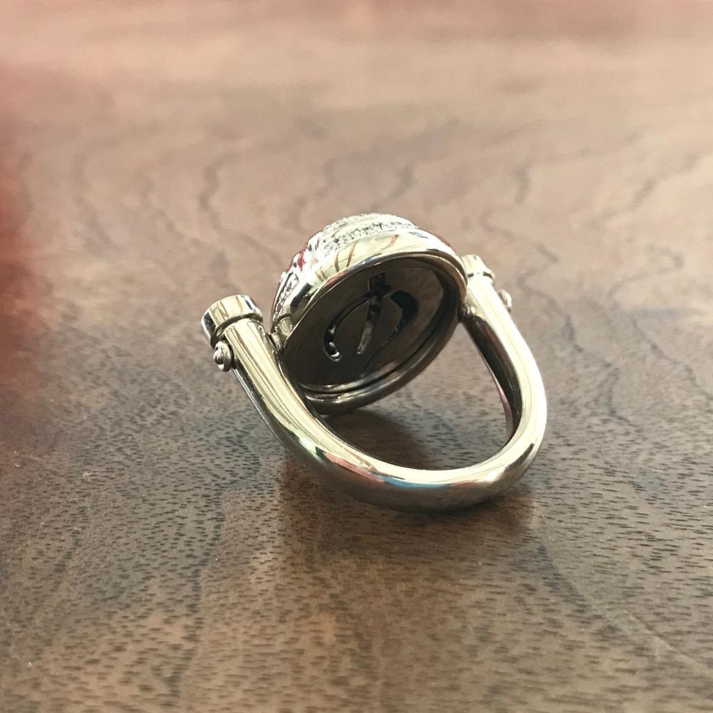 Skarabäus Ring aus 18 Karat Weißgold, besetzt mit 91 Diamanten 0,88 Karat Tw/Si für Damen oder Herren im Angebot