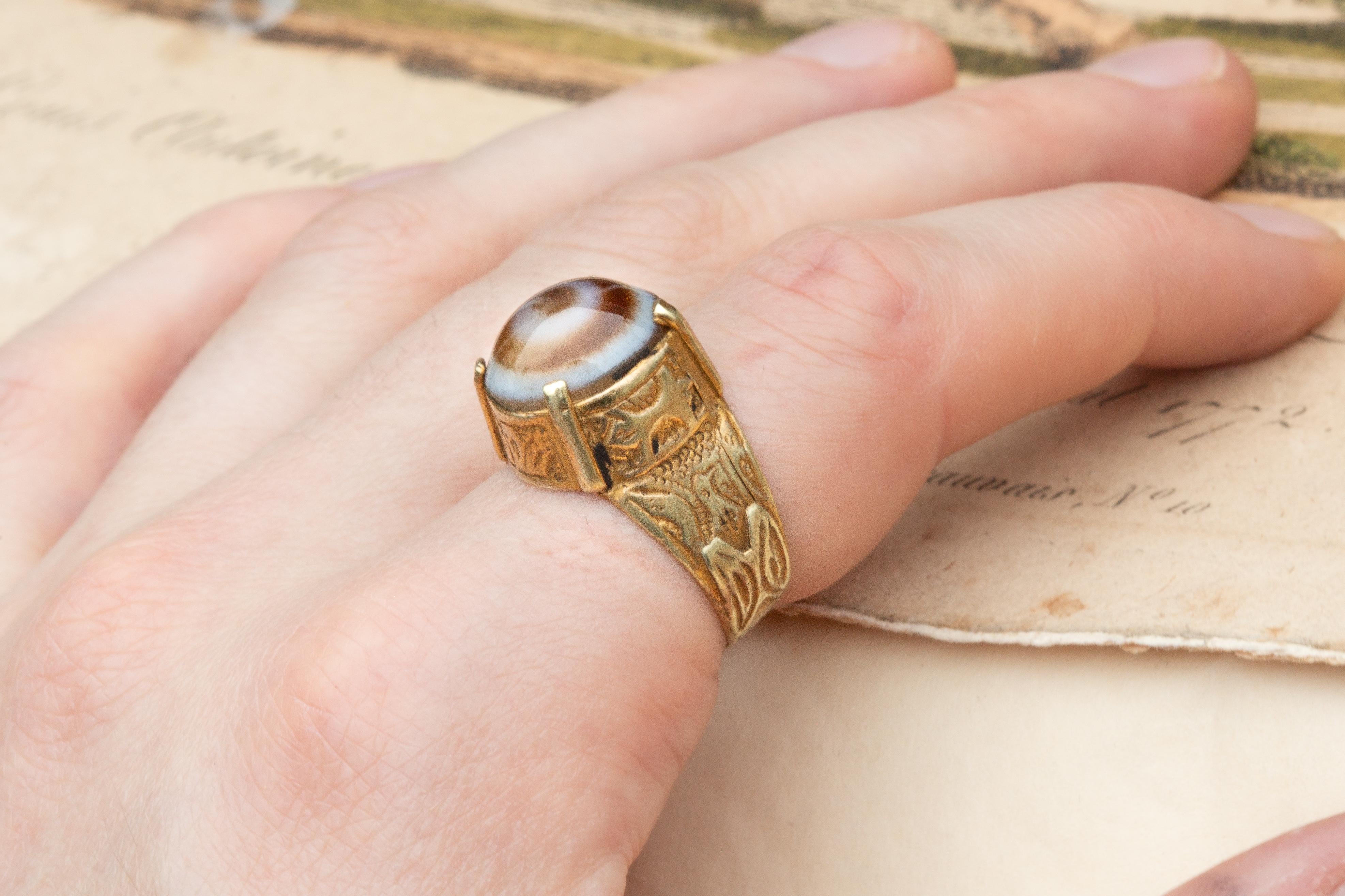 Scarce 13th-14th Century Islamic Late Seljuk Empire Gold and Eye Agate Ring For Sale 3