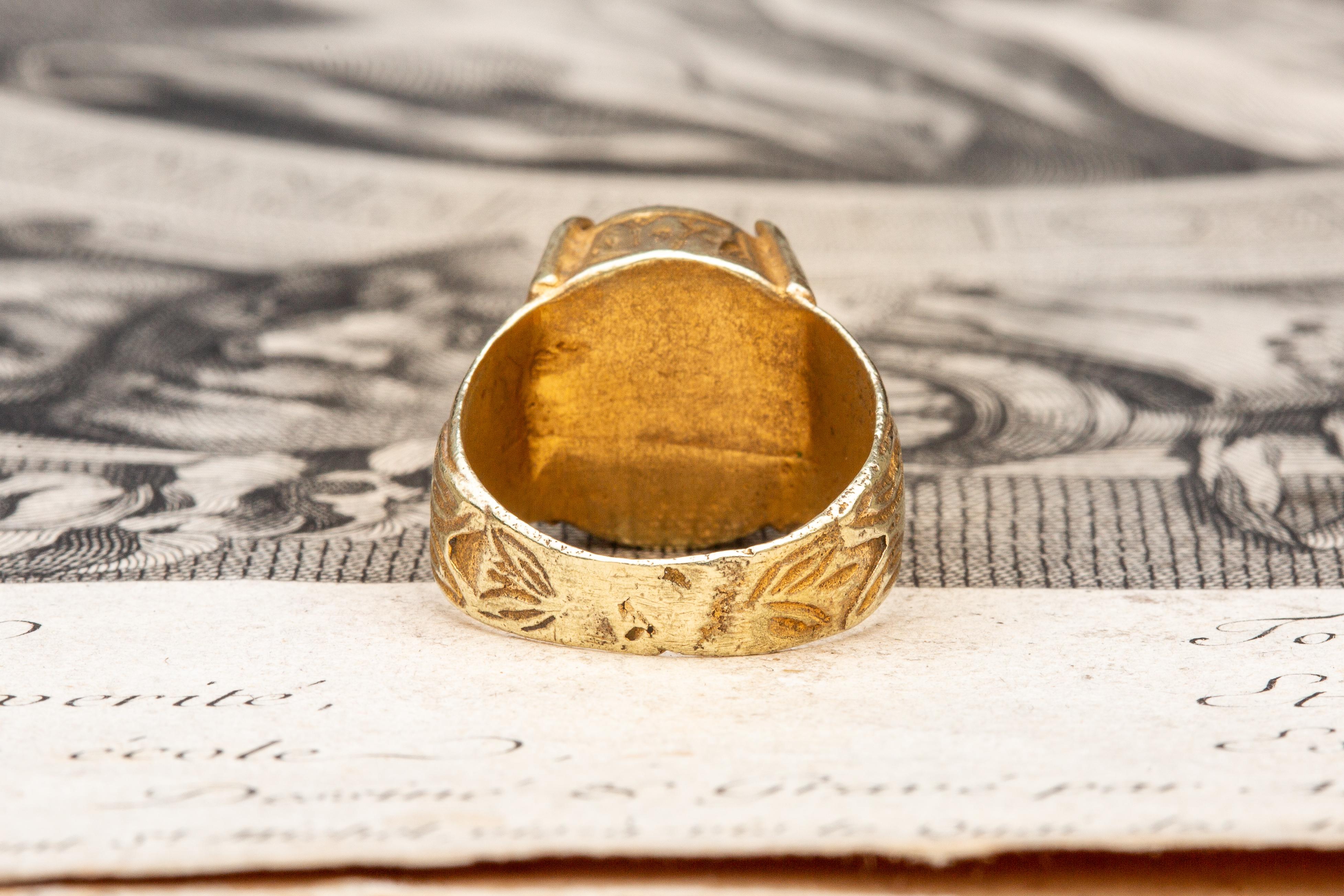 Scarce 13th-14th Century Islamic Late Seljuk Empire Gold and Eye Agate Ring For Sale 6