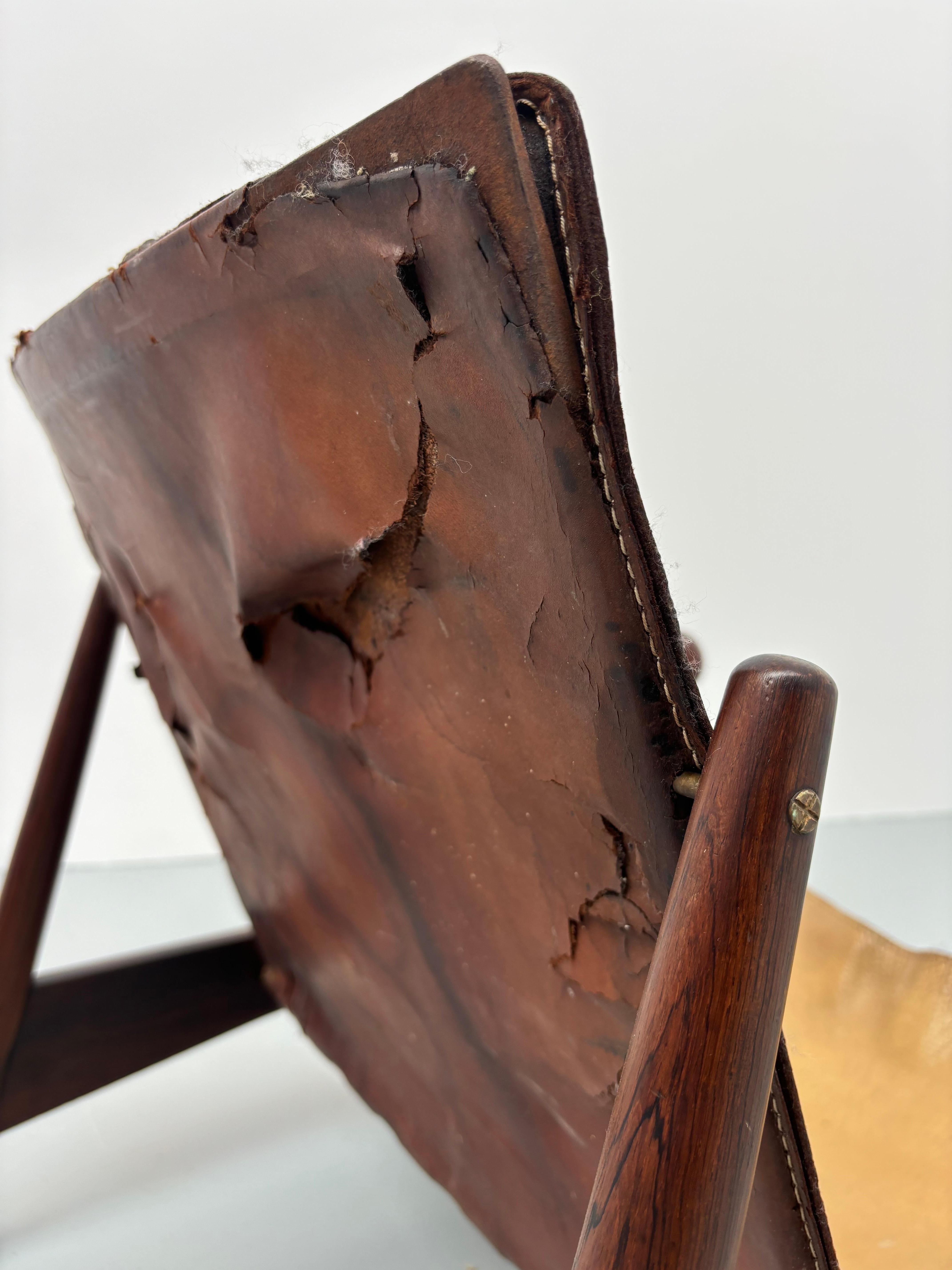 Scarce and original Liceu De Artes armchairs For Sale 3