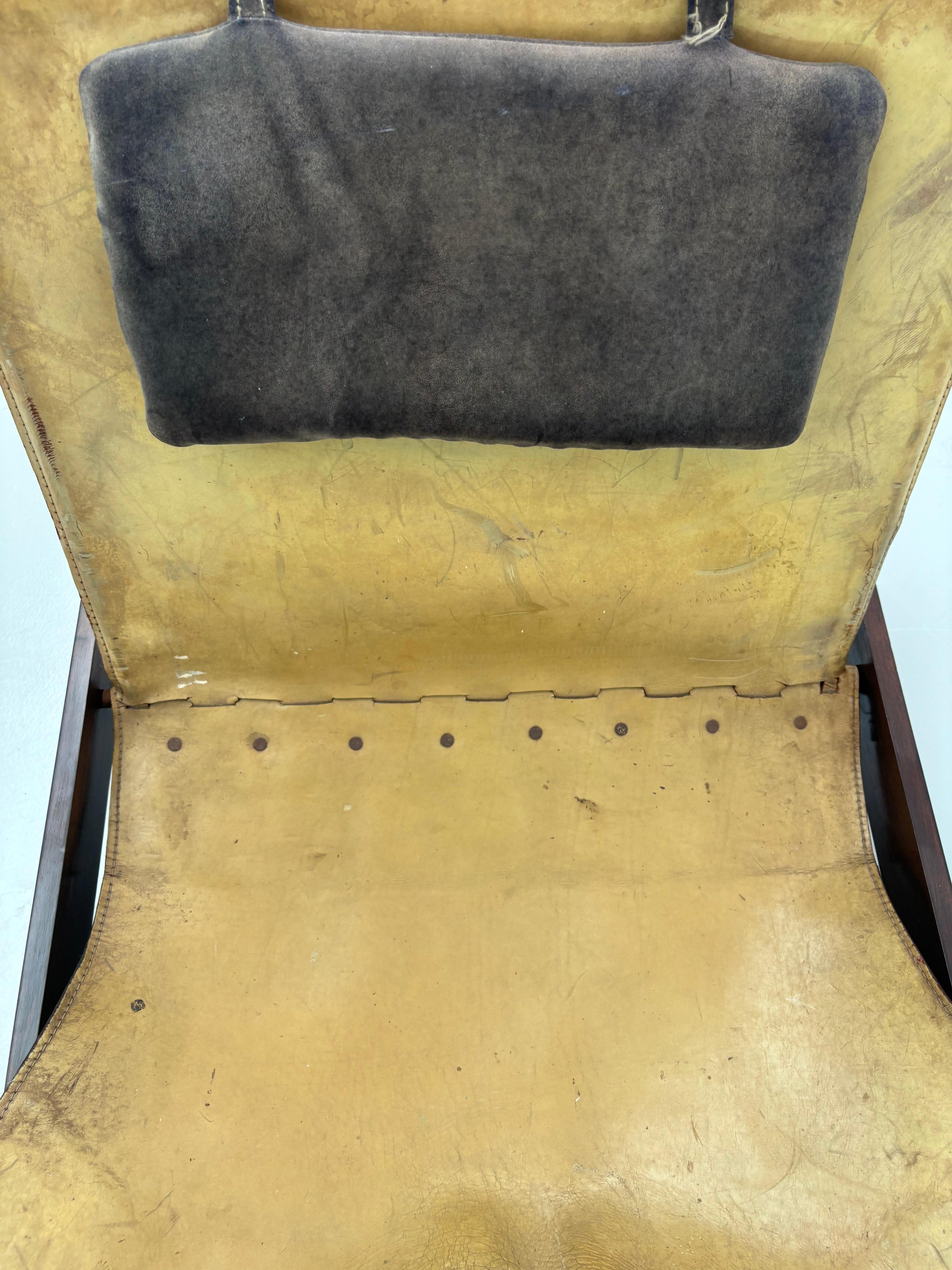 Scarce and original Liceu De Artes armchairs For Sale 13