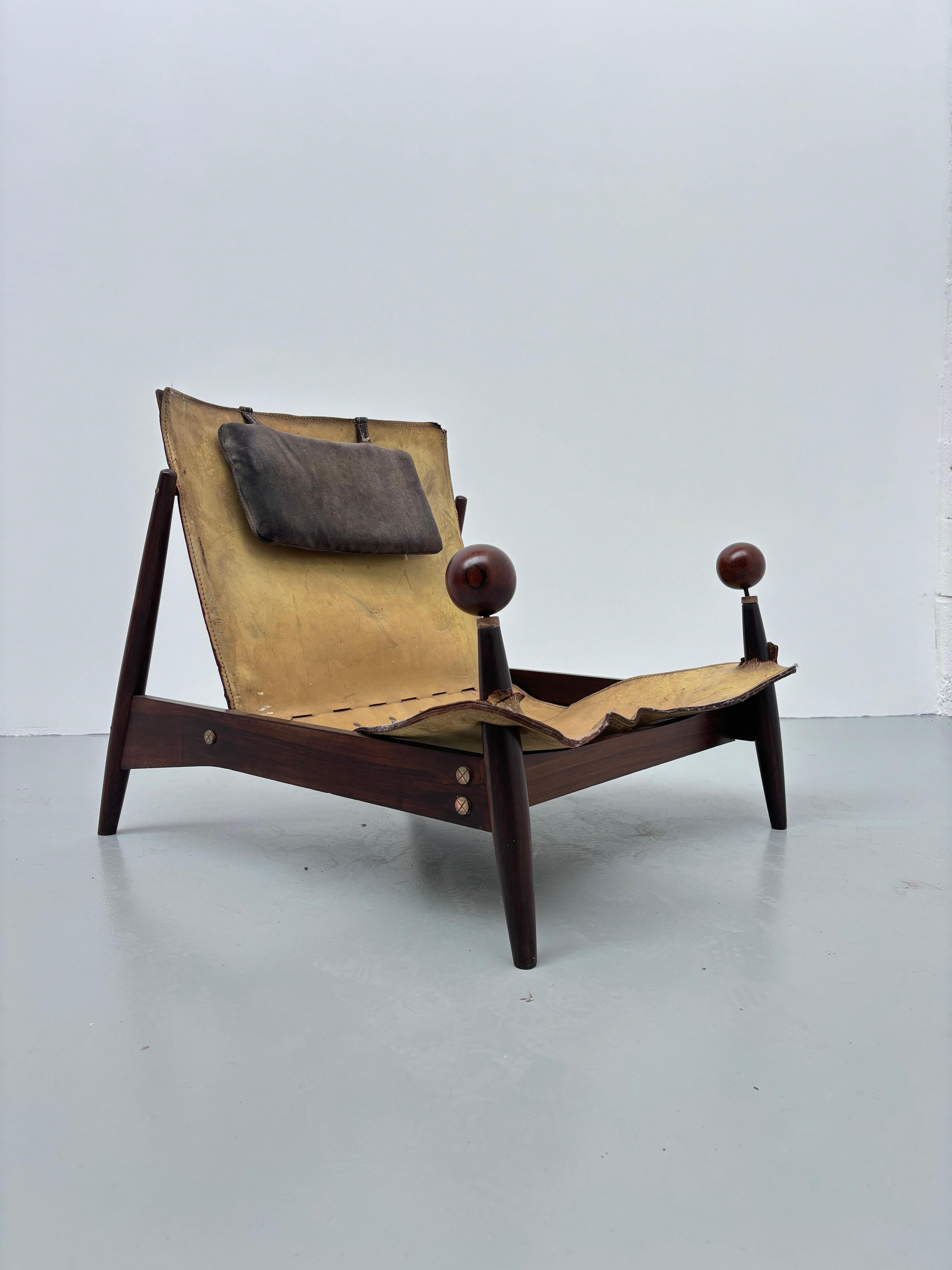 Scarce and original Liceu De Artes armchairs In Fair Condition For Sale In SAINT-OUEN-SUR-SEINE, FR