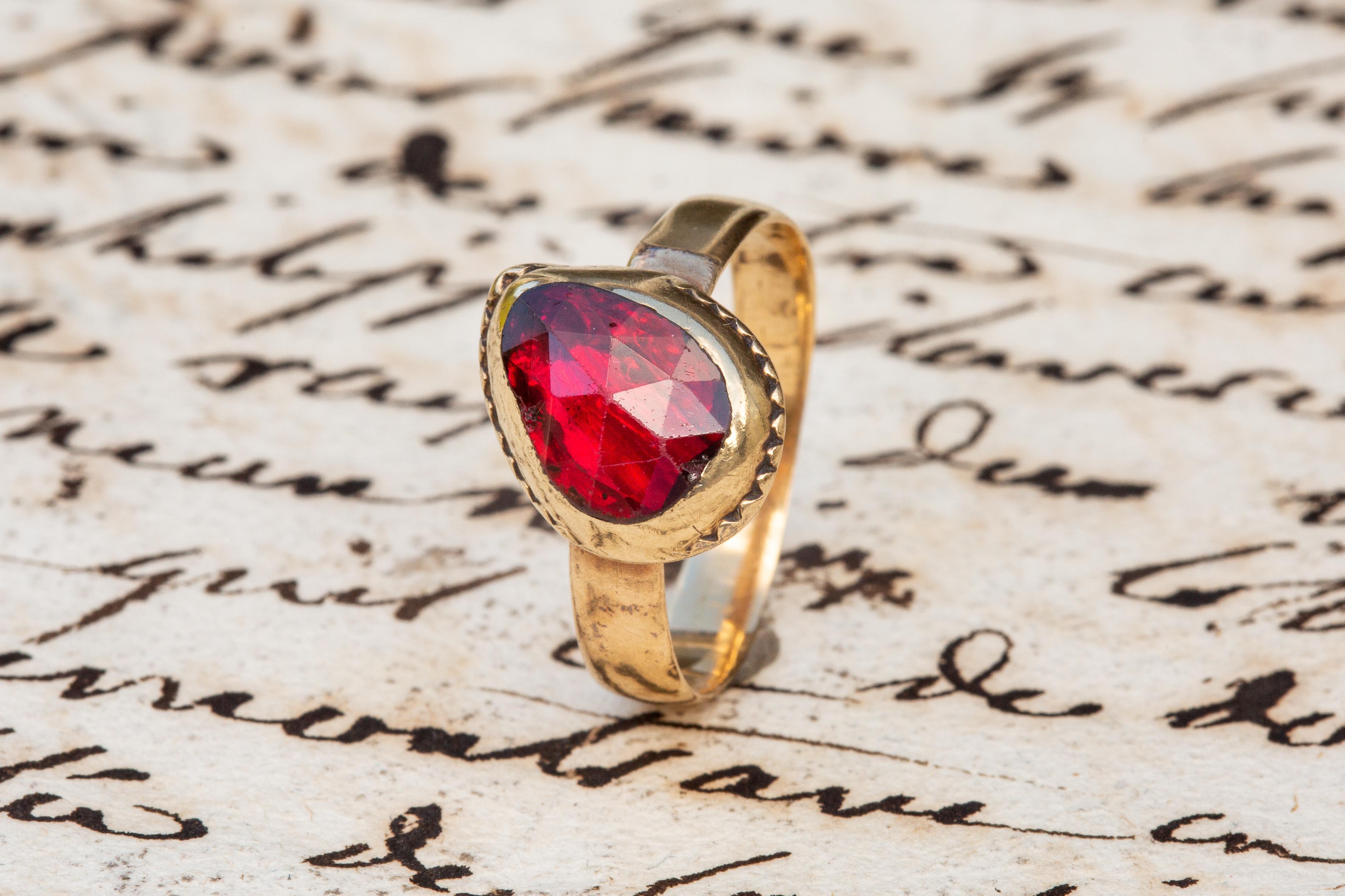 Georgian Scarce Antique Catalan 18th Century Gold Foiled Rose Cut Perpignan Garnet Ring For Sale