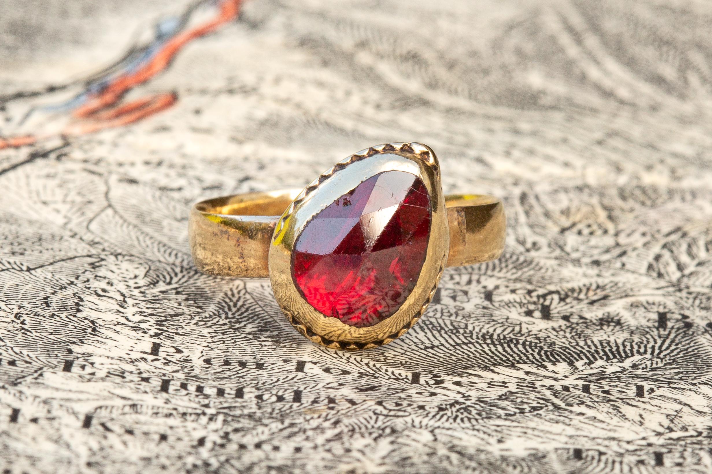 Women's or Men's Scarce Antique Catalan 18th Century Gold Foiled Rose Cut Perpignan Garnet Ring For Sale
